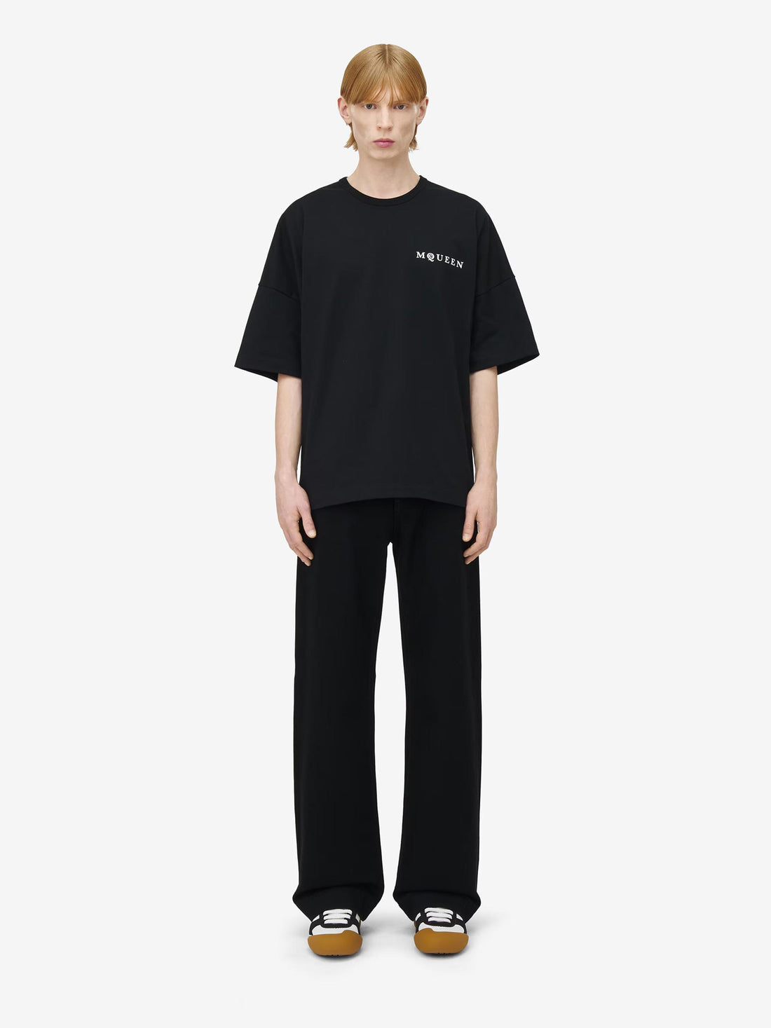 Outlet online McQueen Hombre Camiseta Oversized Logo color Negro sku 553-004312 01 - Foto 2