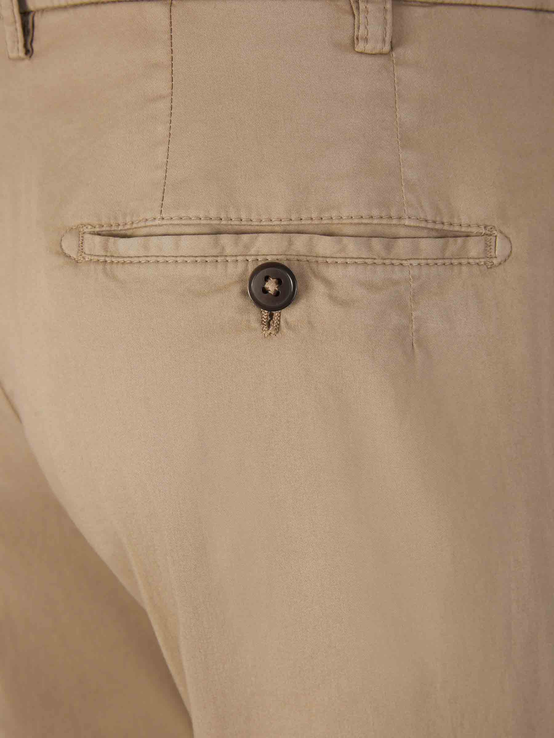 Outlet online Santa Eulalia Hombre Pantalones Chino Algodón color Beis sku 521-003031 02 - Foto 4