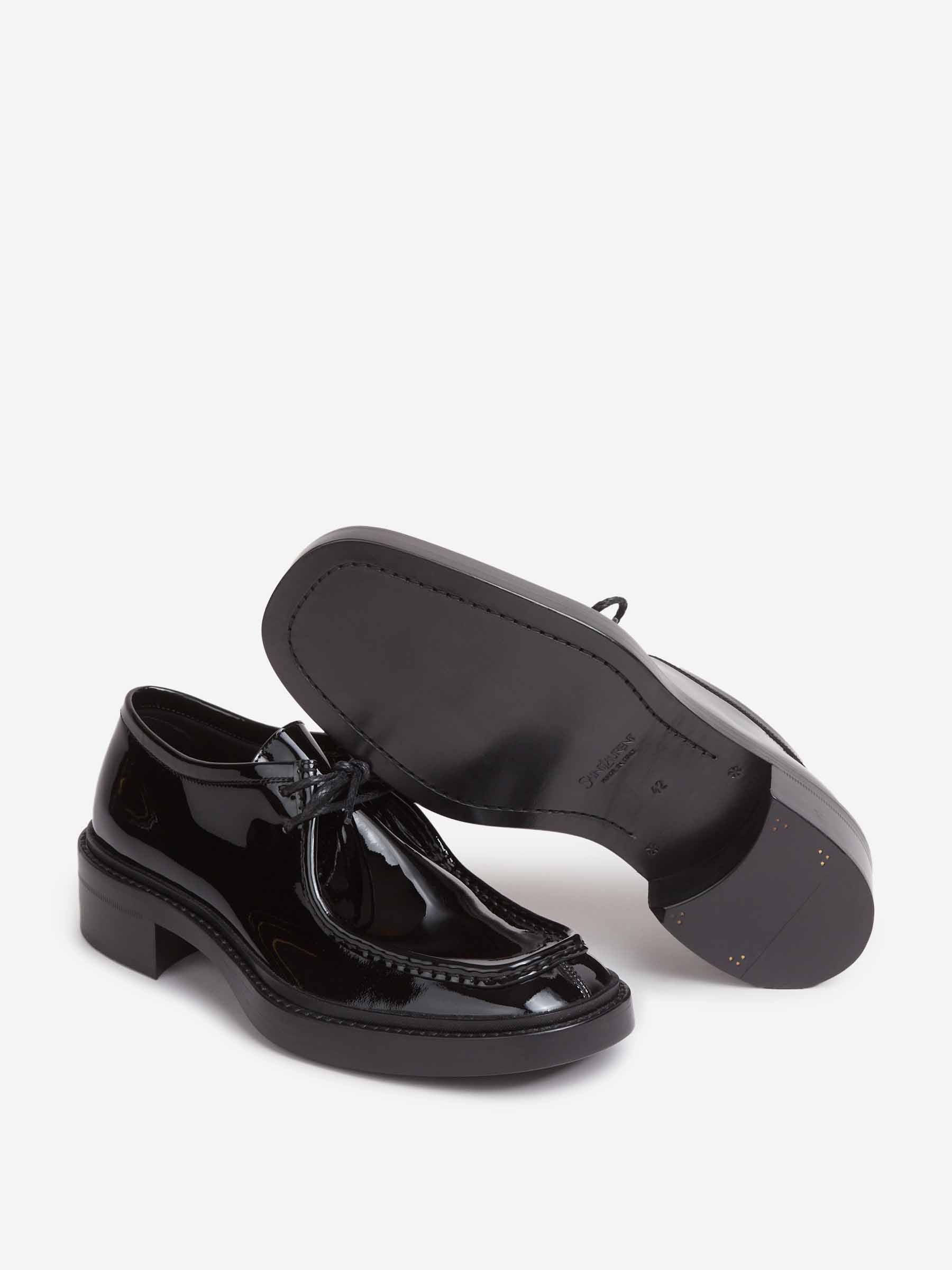 Outlet online Saint Laurent Hombre Zapatos Mezzo Vitello Vernice Cristal color Negro sku 611-004649 01 - Foto 4
