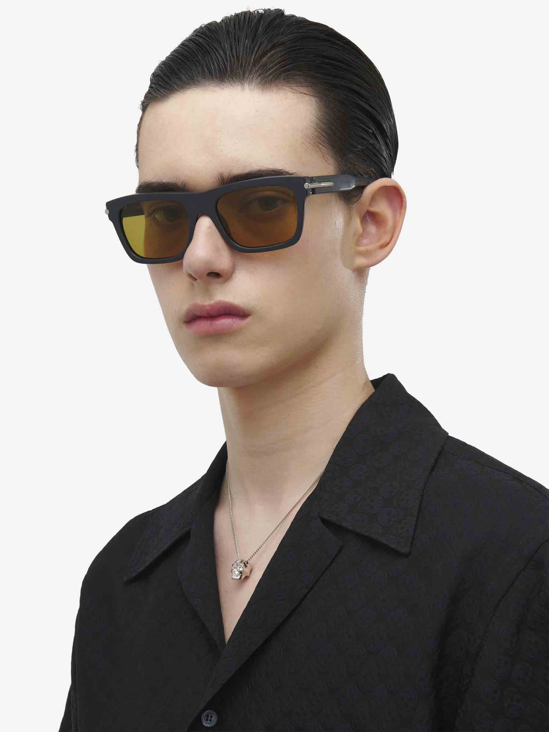 Outlet online Alexander McQueen Hombre Gafas Rectangulares T-Bar color Amarillo Claro sku 614-003057 02 - Foto 2