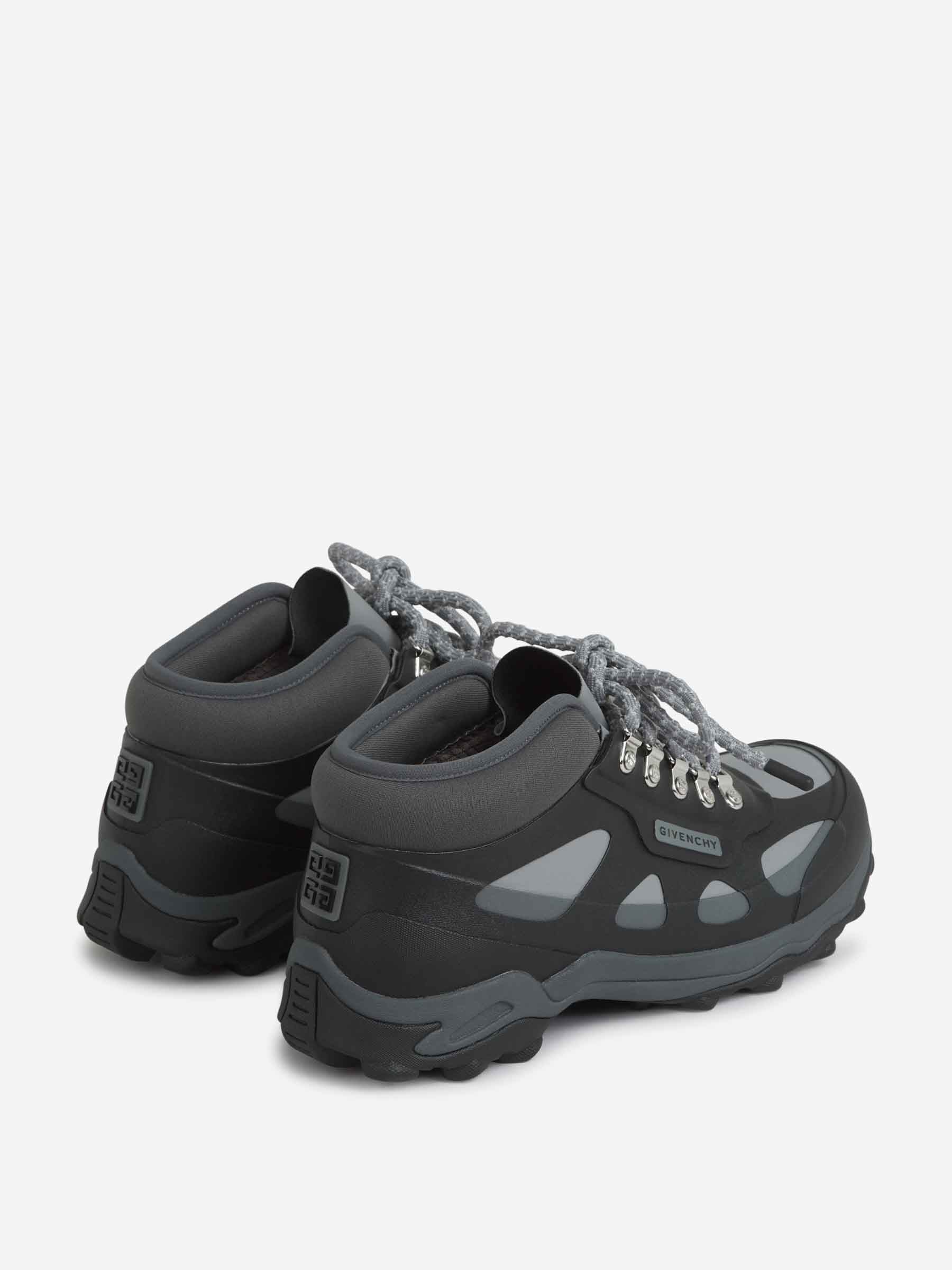 Givenchy Hombre Barcelona Sneakers Bogs Impermeables color Negro sku 616-002994 01 - Foto 3