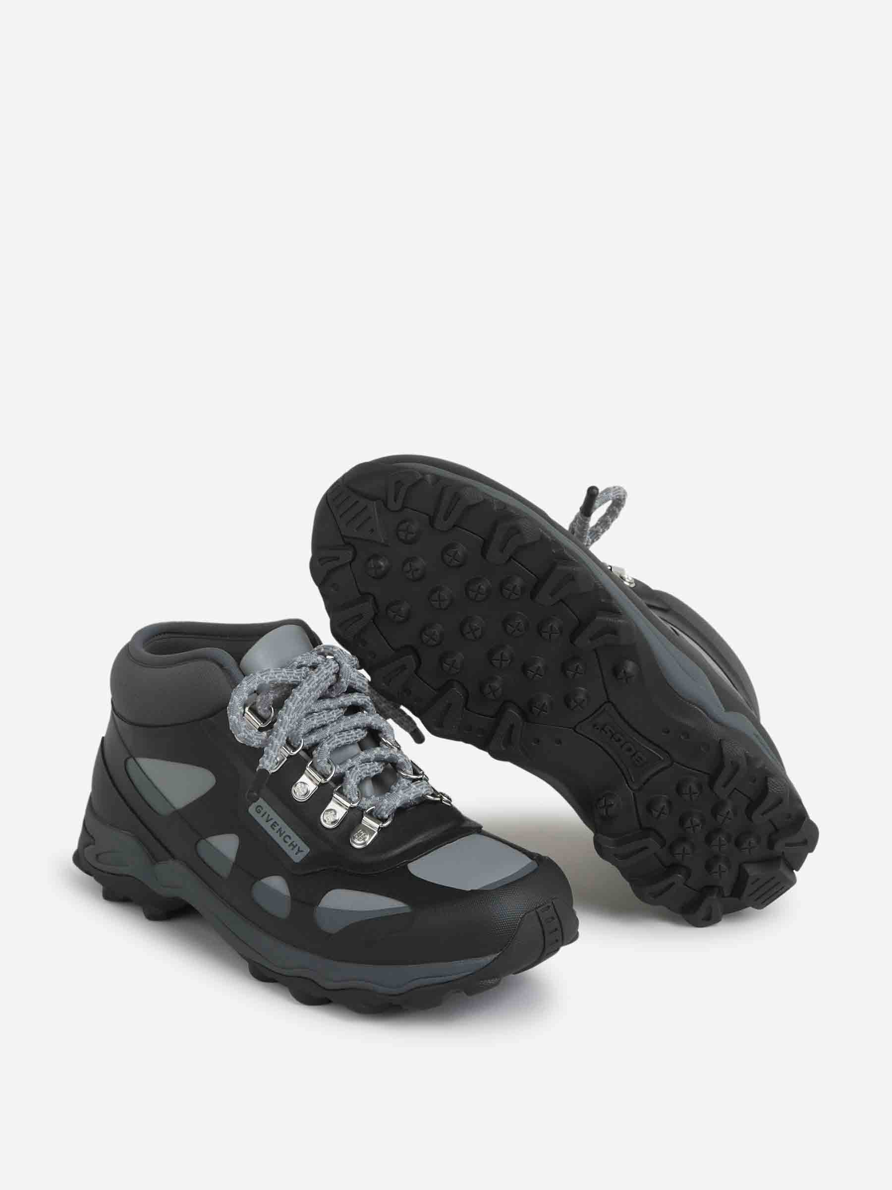 Givenchy Hombre Barcelona Sneakers Bogs Impermeables color Negro sku 616-002994 01 - Foto 4