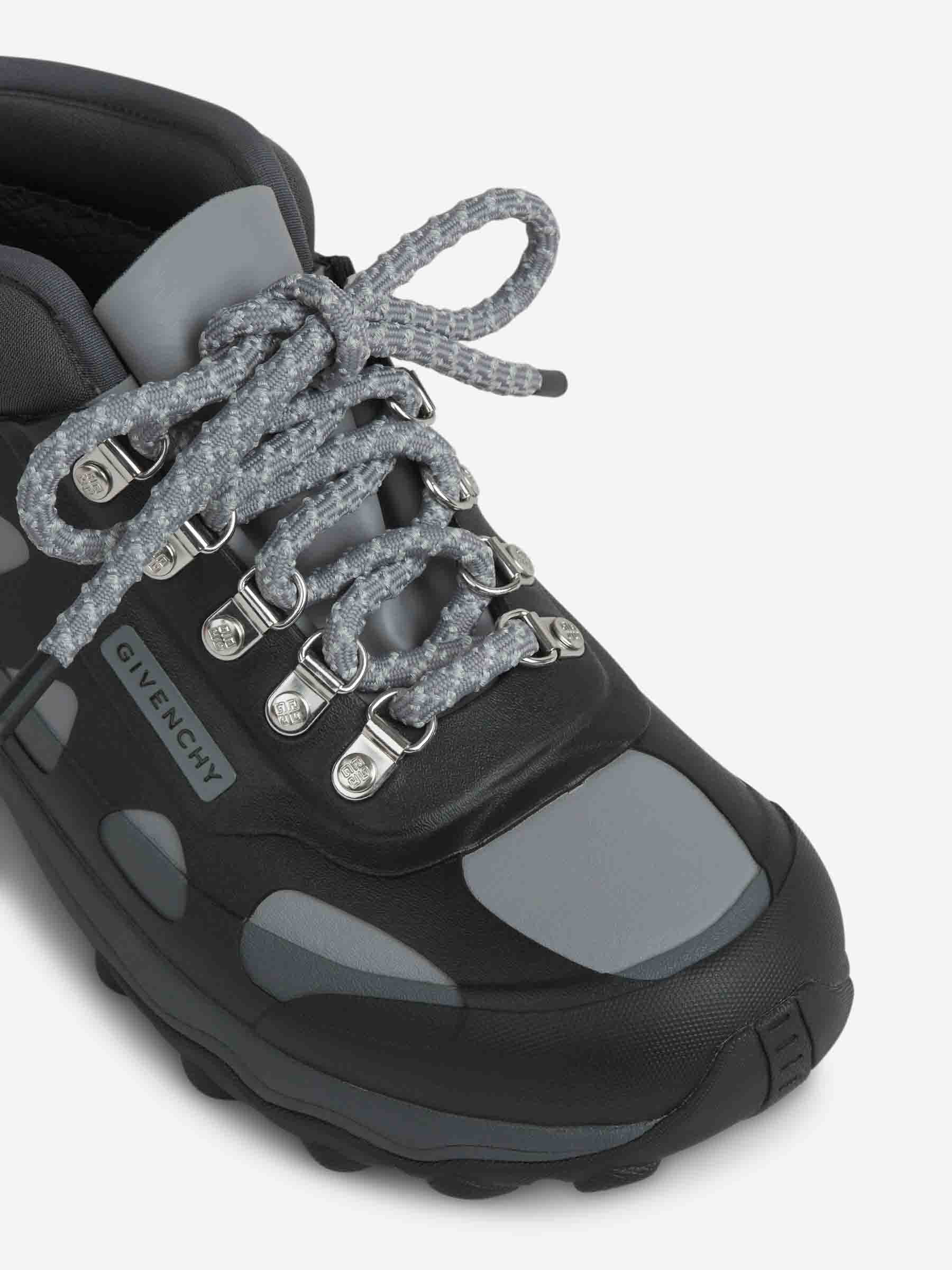 Givenchy Hombre Barcelona Sneakers Bogs Impermeables color Negro sku 616-002994 01 - Foto 5