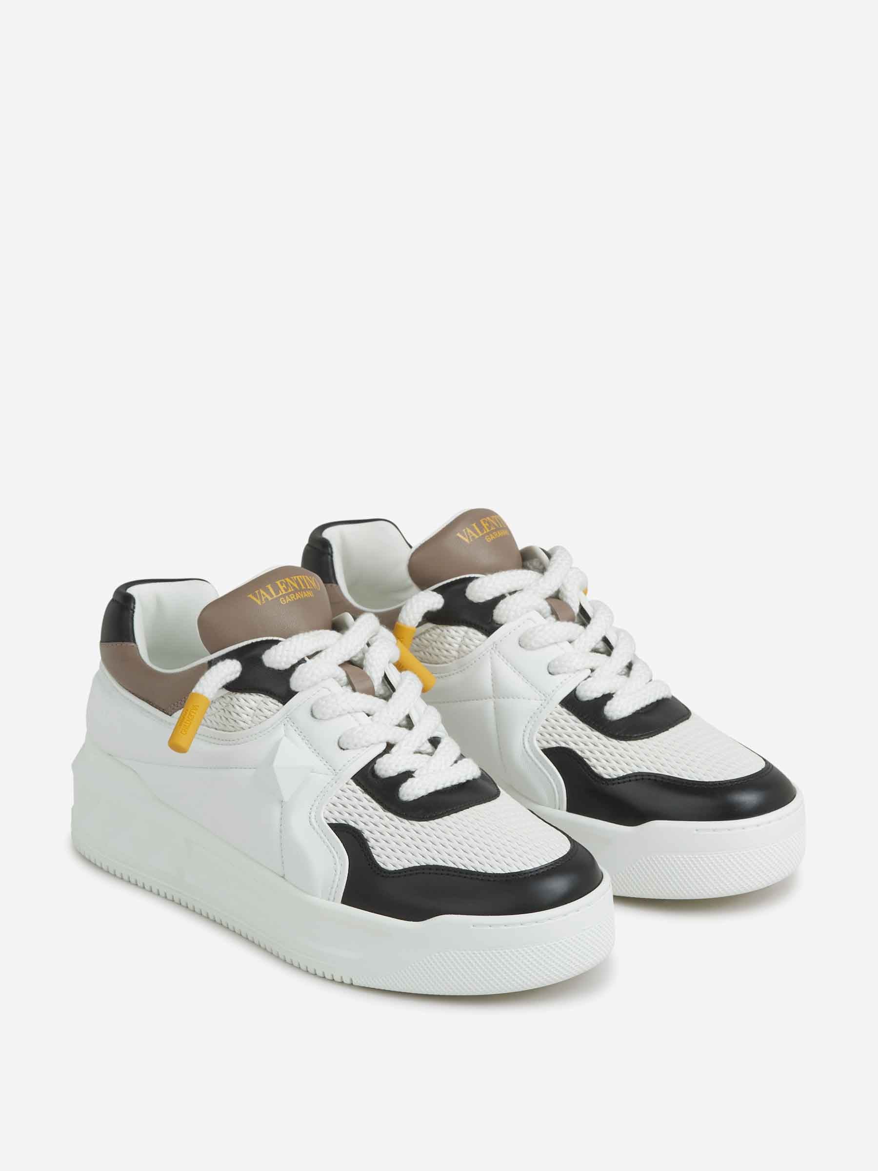Valentino Garavani Hombre Barcelona Sneakers One Stud XL color Blanco sku 616-003002 01 - Foto 2