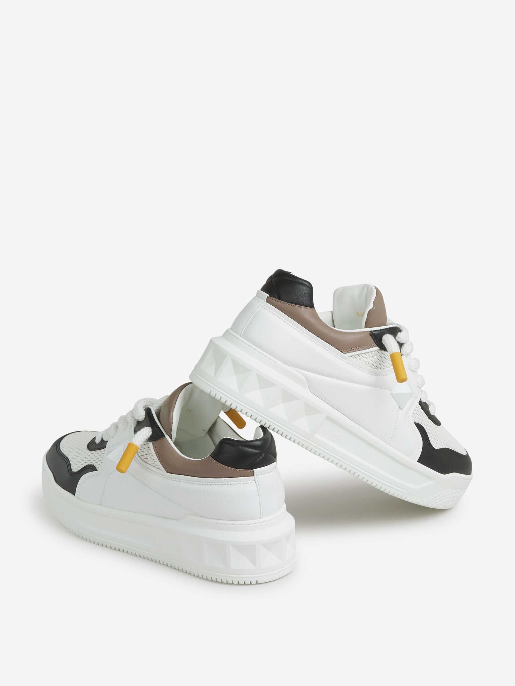 Valentino Garavani Hombre Barcelona Sneakers One Stud XL color Blanco sku 616-003002 01 - Foto 5