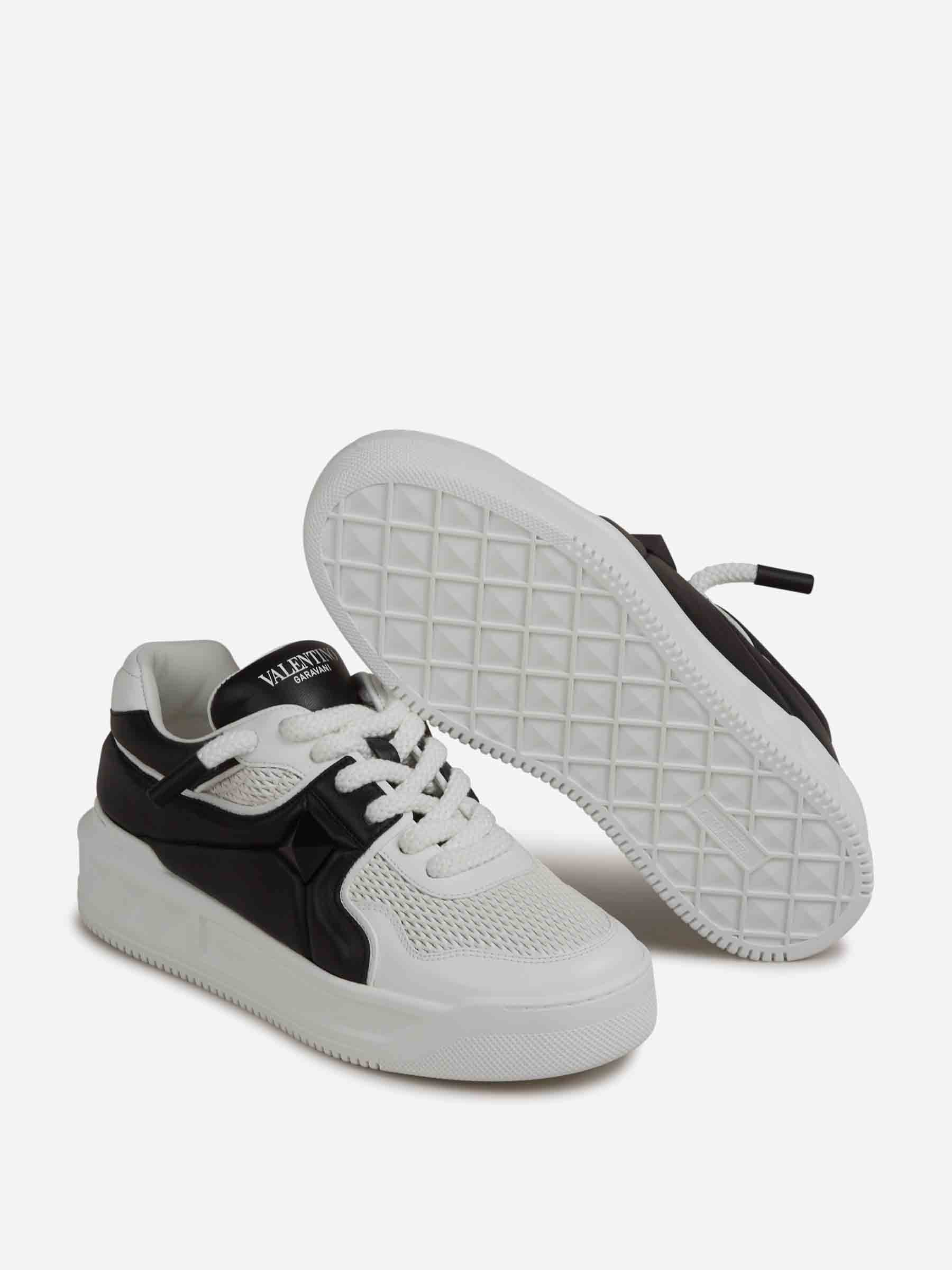 Outlet online Valentino Garavani Hombre Zapatillas Stud color Blanco Y Negro sku 616-003148 01 - Foto 4