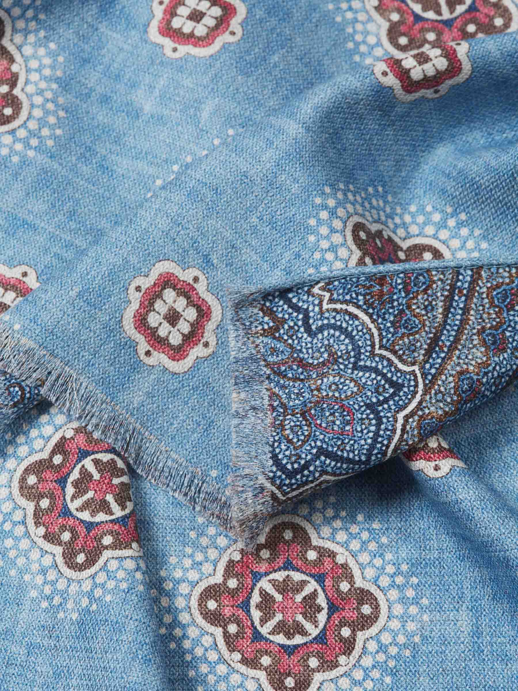 Outlet online Santa Eulalia Hombre Bufanda Seda Estampado color Azul sku 630-001465 01 - Foto 4