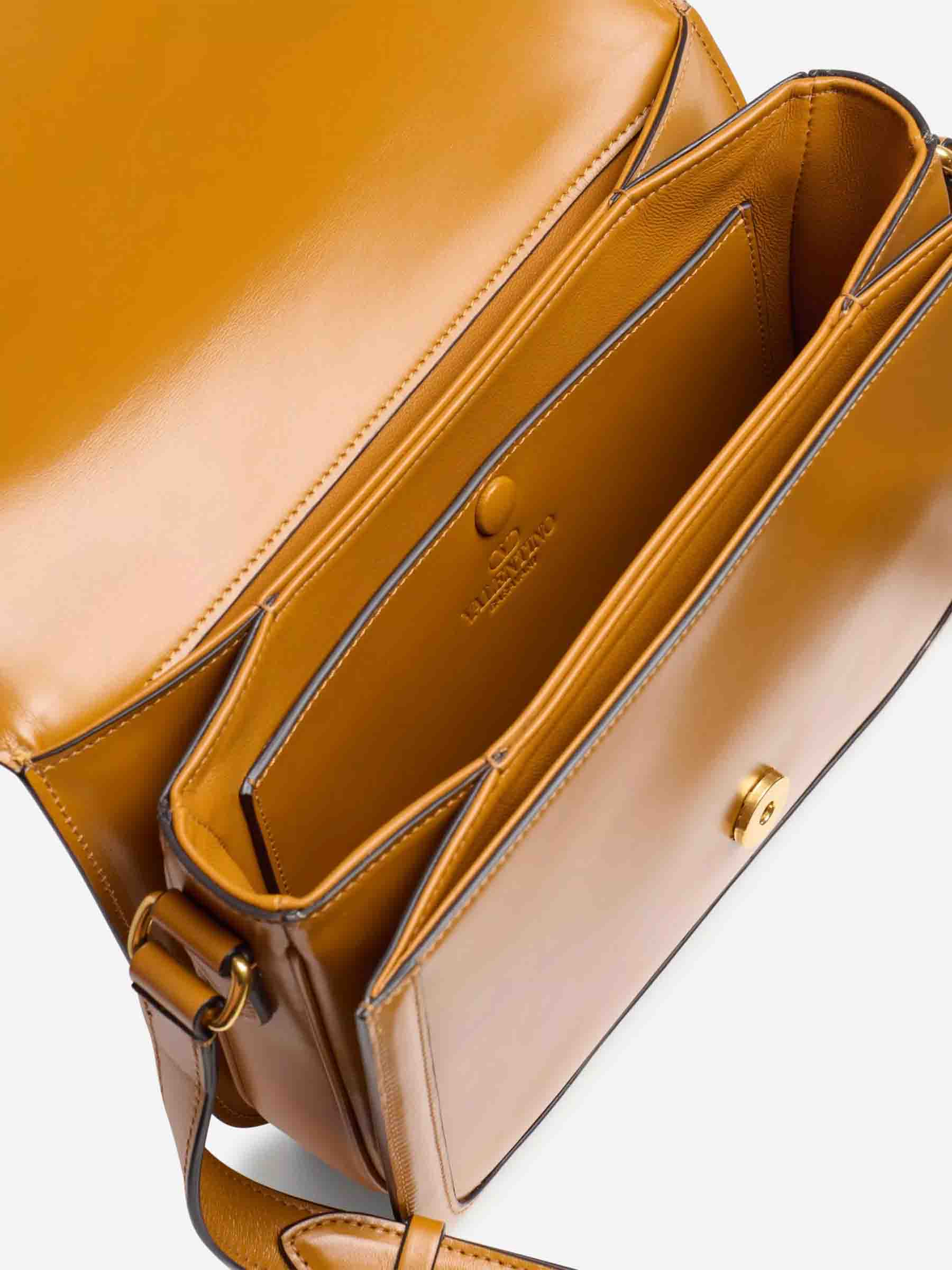 Outlet online Valentino Garavani Hombre Bolso Hombro 9to5 color Caramelo sku 692-001927 01 - Foto 5