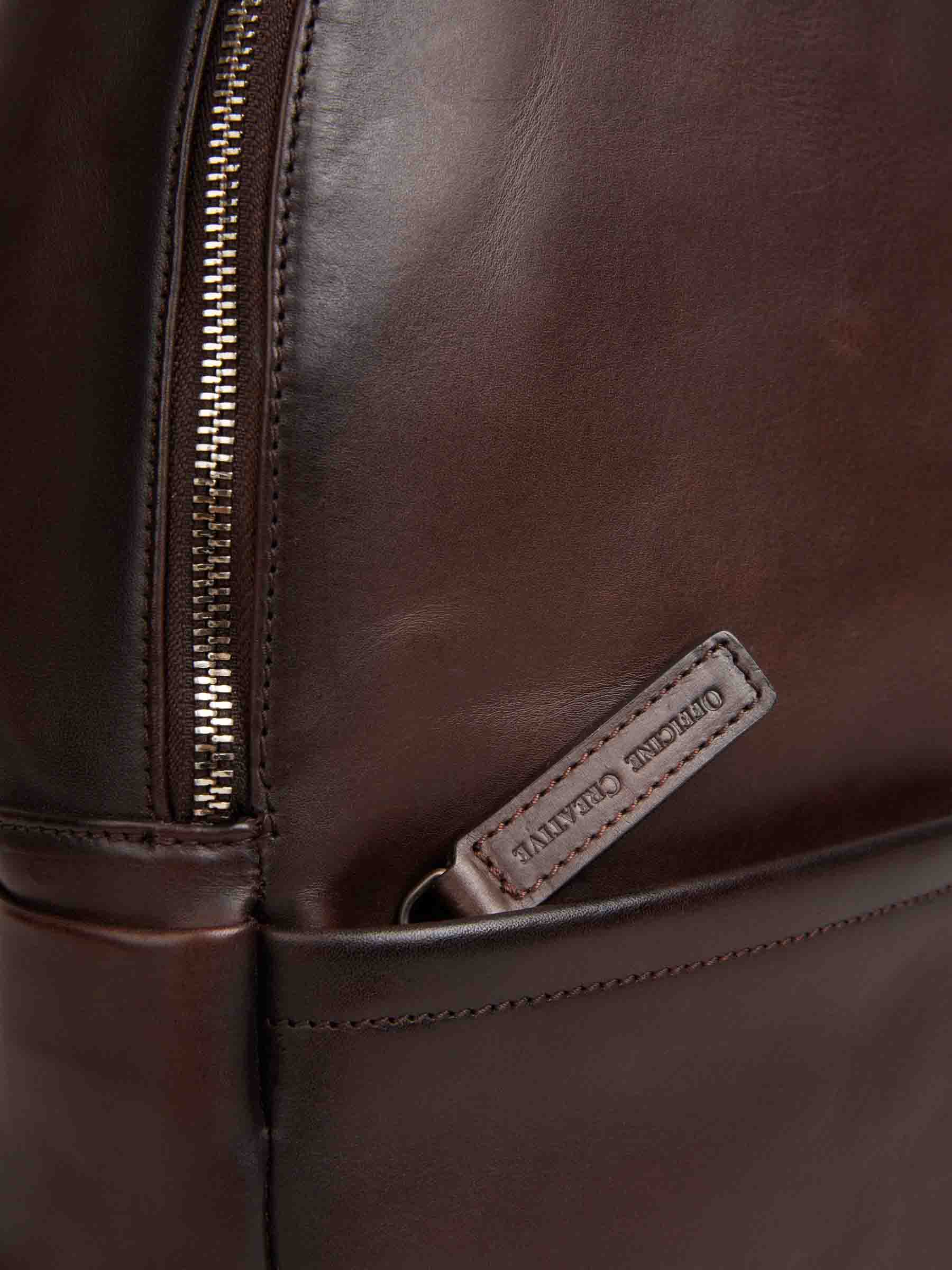 Outlet online Officine Creative Hombre Mochila Piel Lisa color Marrón Oscuro sku 693-000075 01 - Foto 5