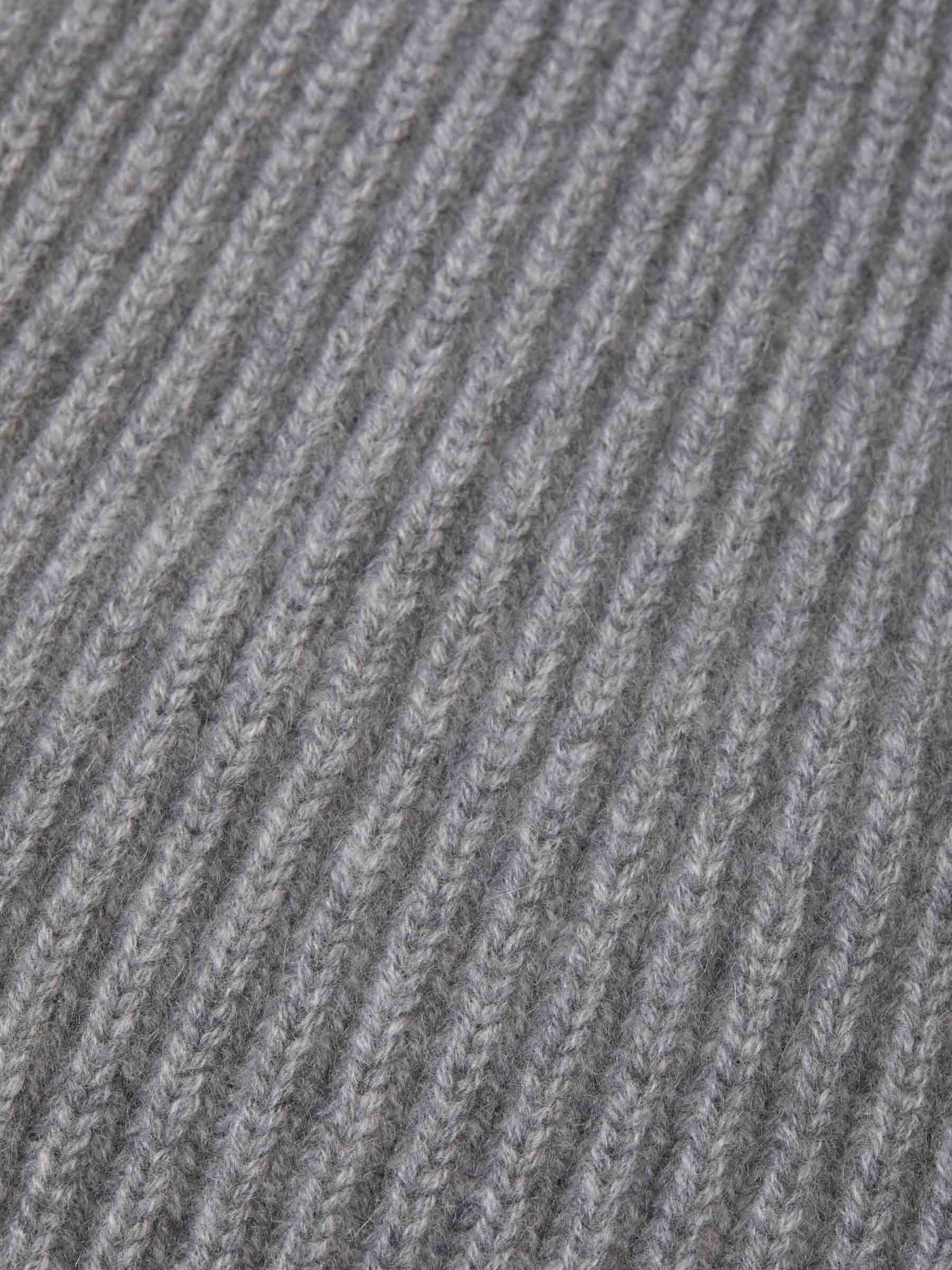 Outlet online Fedeli Hombre Gorro Punto Cashmere color Verde Oscuro sku 695-000992 00 - Foto 6