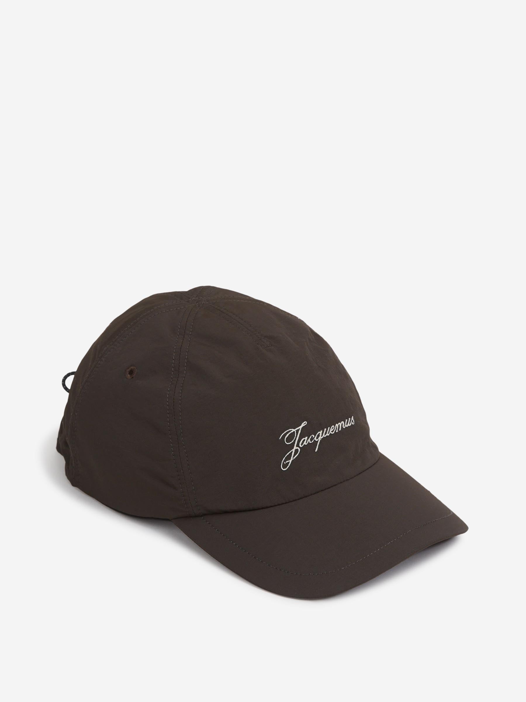 Outlet online Jacquemus Hombre Gorra Baluchon color Marrón Oscuro sku 695-001957 01 - Foto 1