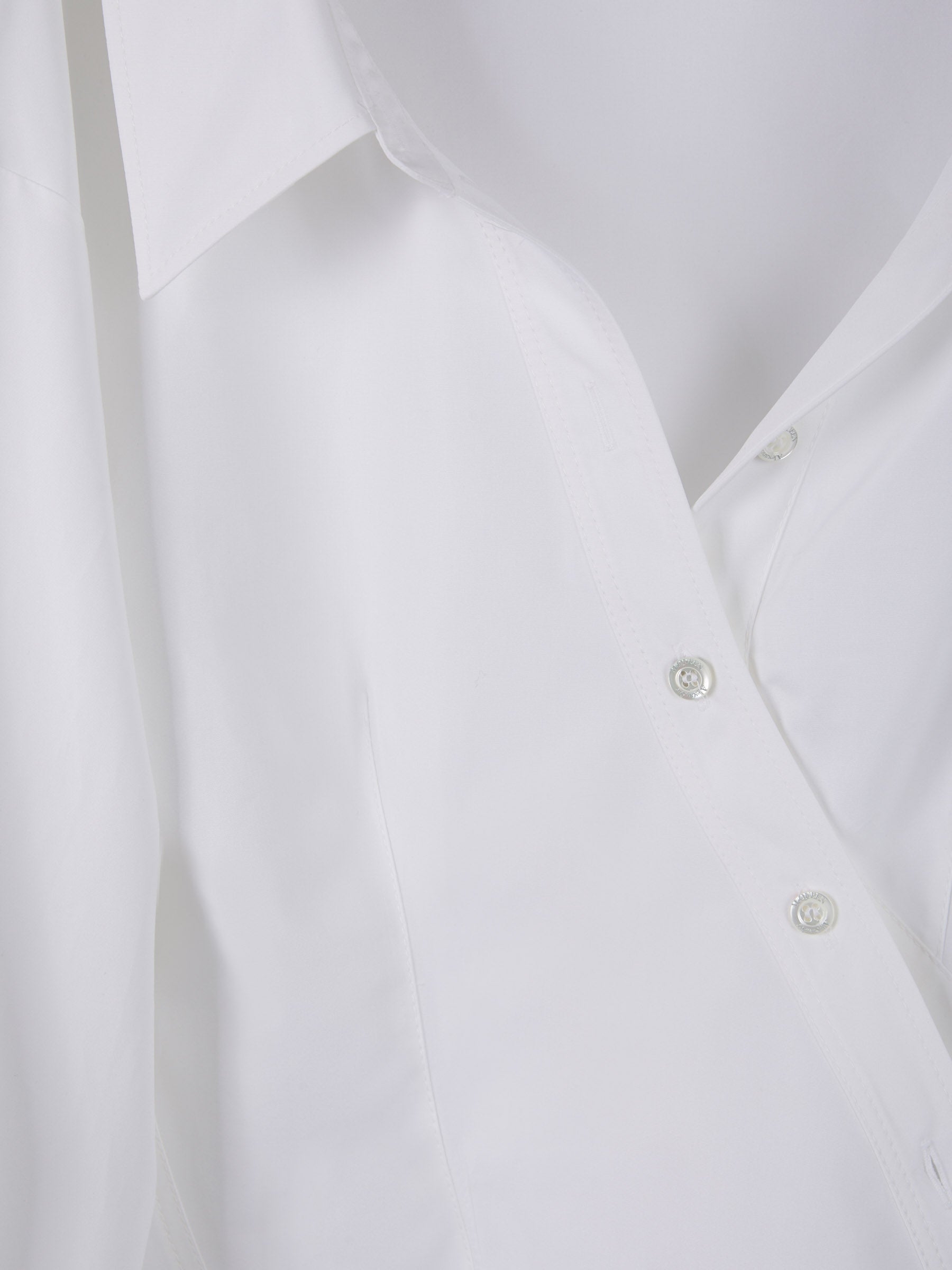 Outlet online McQueen Mujer Camisa Asimétrica Popelina color Blanco sku 701-001808 01 - Foto 3