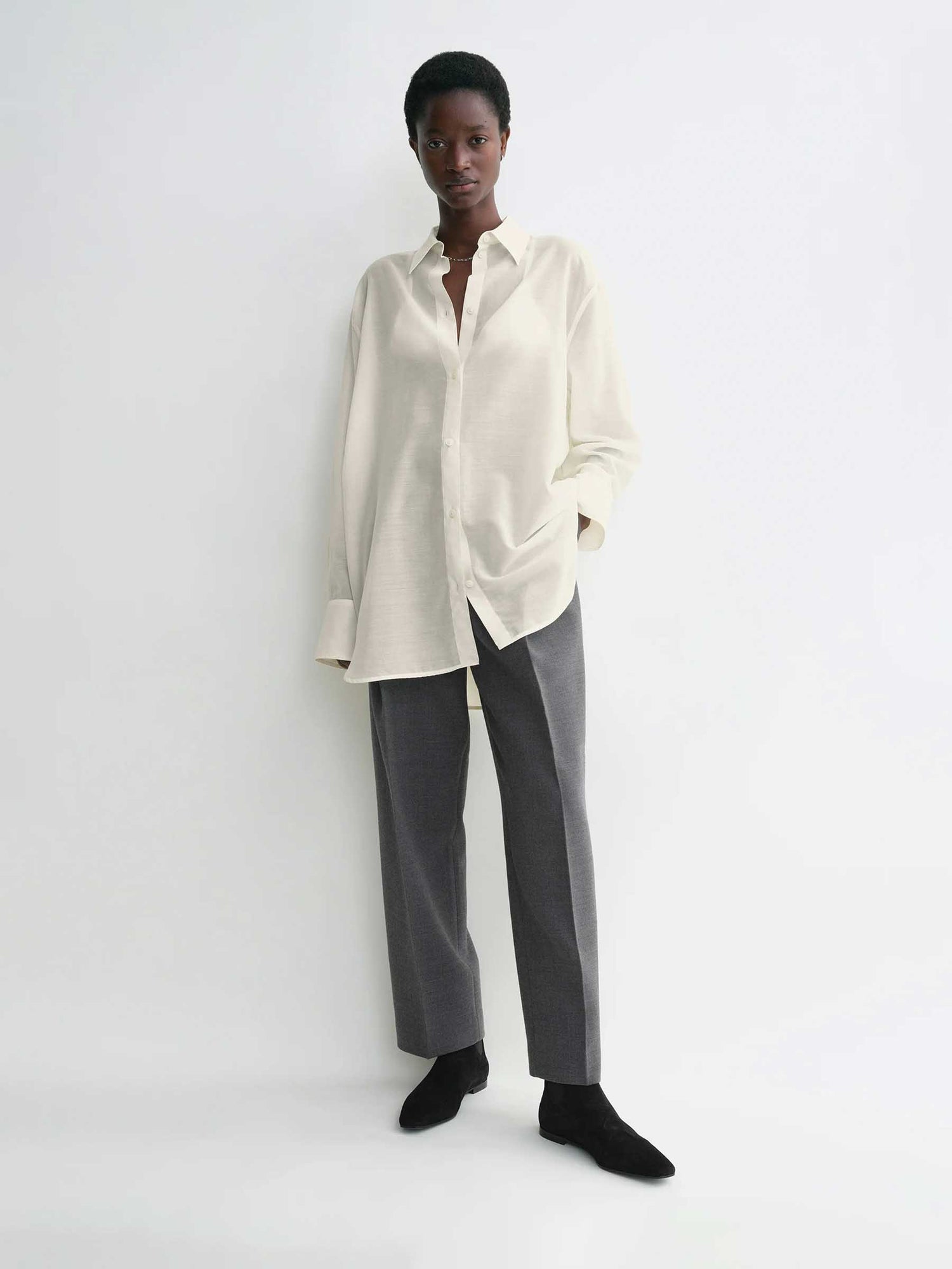 TOTEME Mujer Barcelona Camisa Voile Lana color Crema sku 701-002200 01 - Foto 3