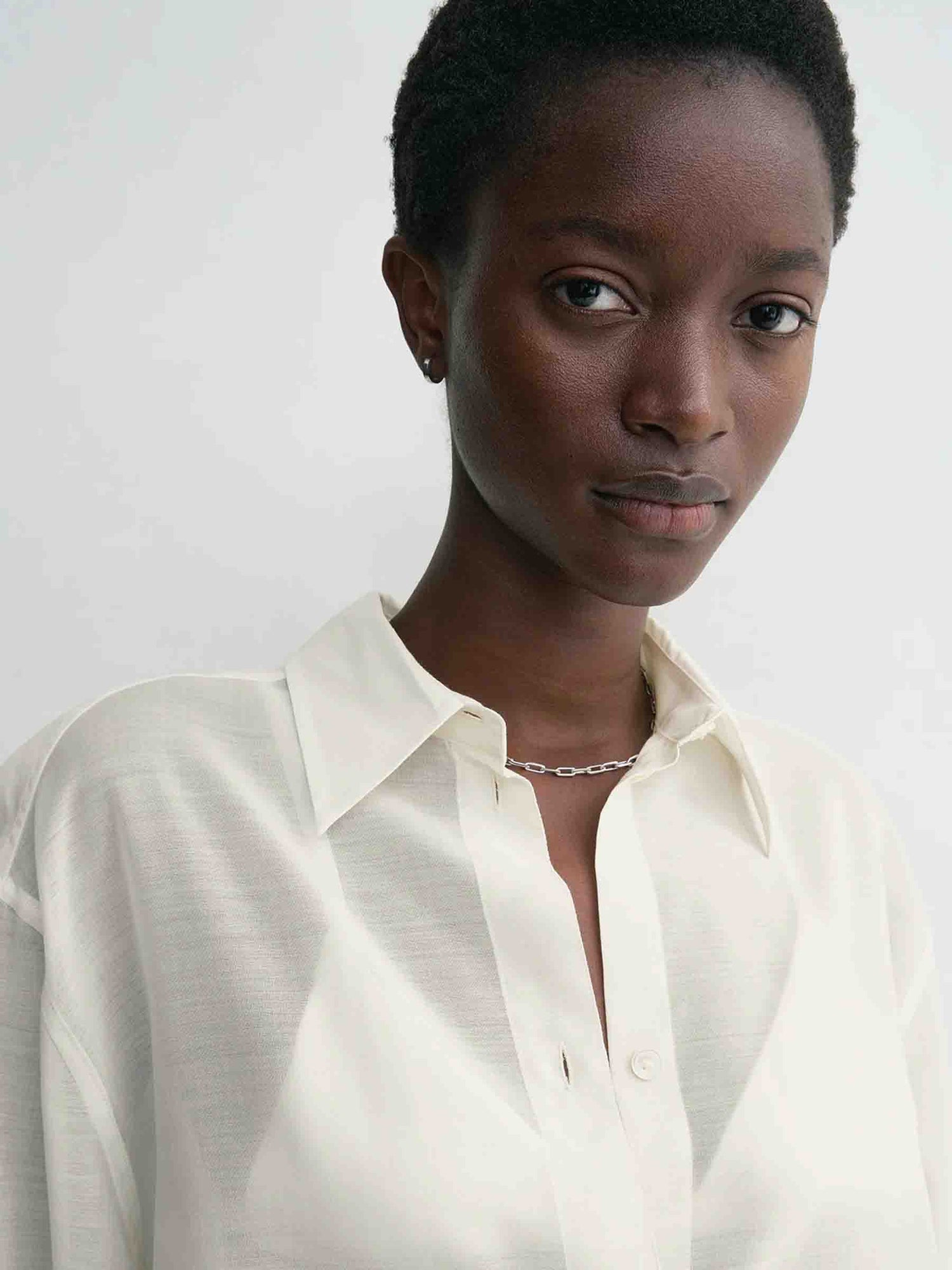 TOTEME Mujer Barcelona Camisa Voile Lana color Crema sku 701-002200 01 - Foto 5