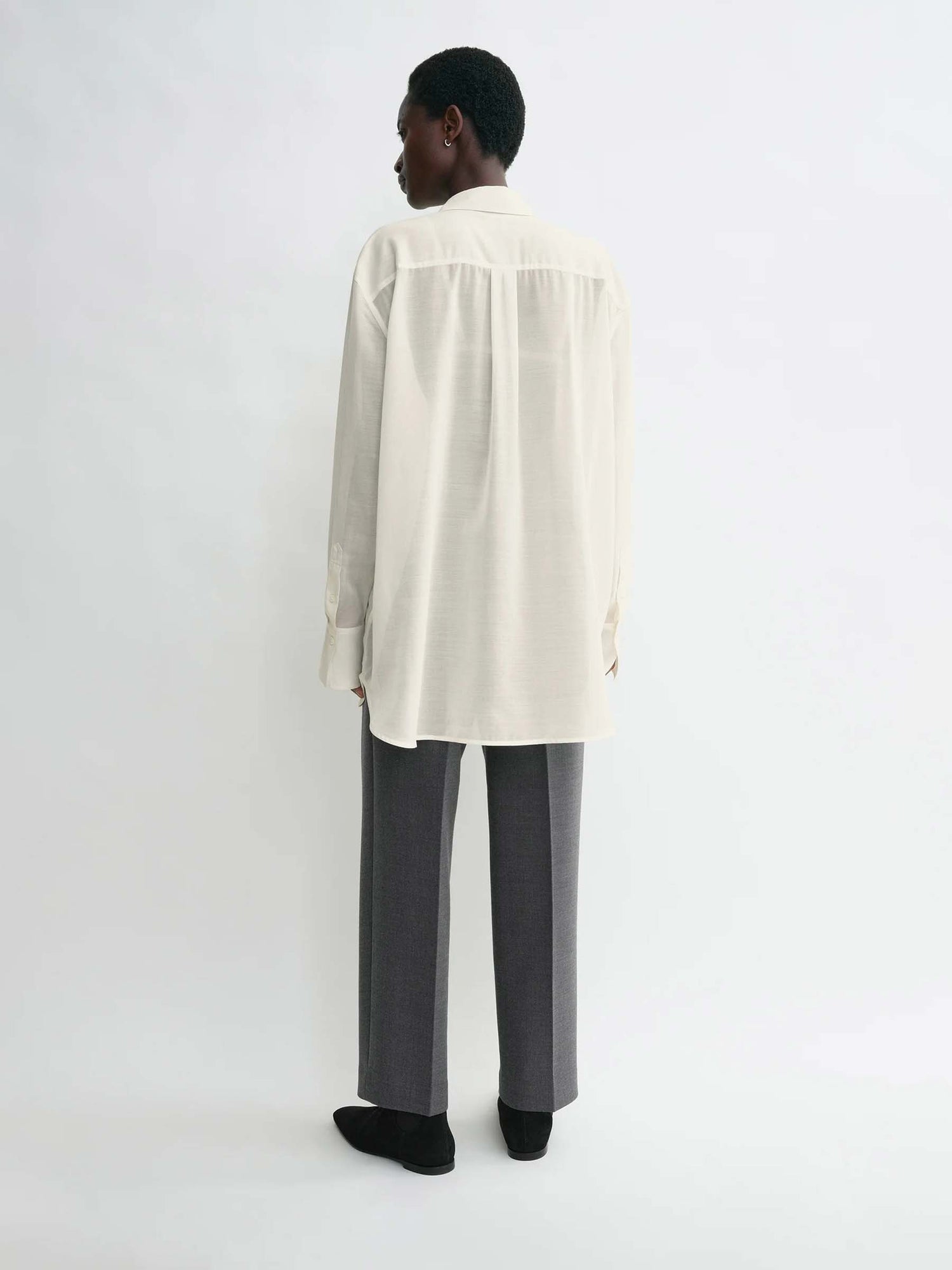 TOTEME Mujer Barcelona Camisa Voile Lana color Crema sku 701-002200 01 - Foto 6