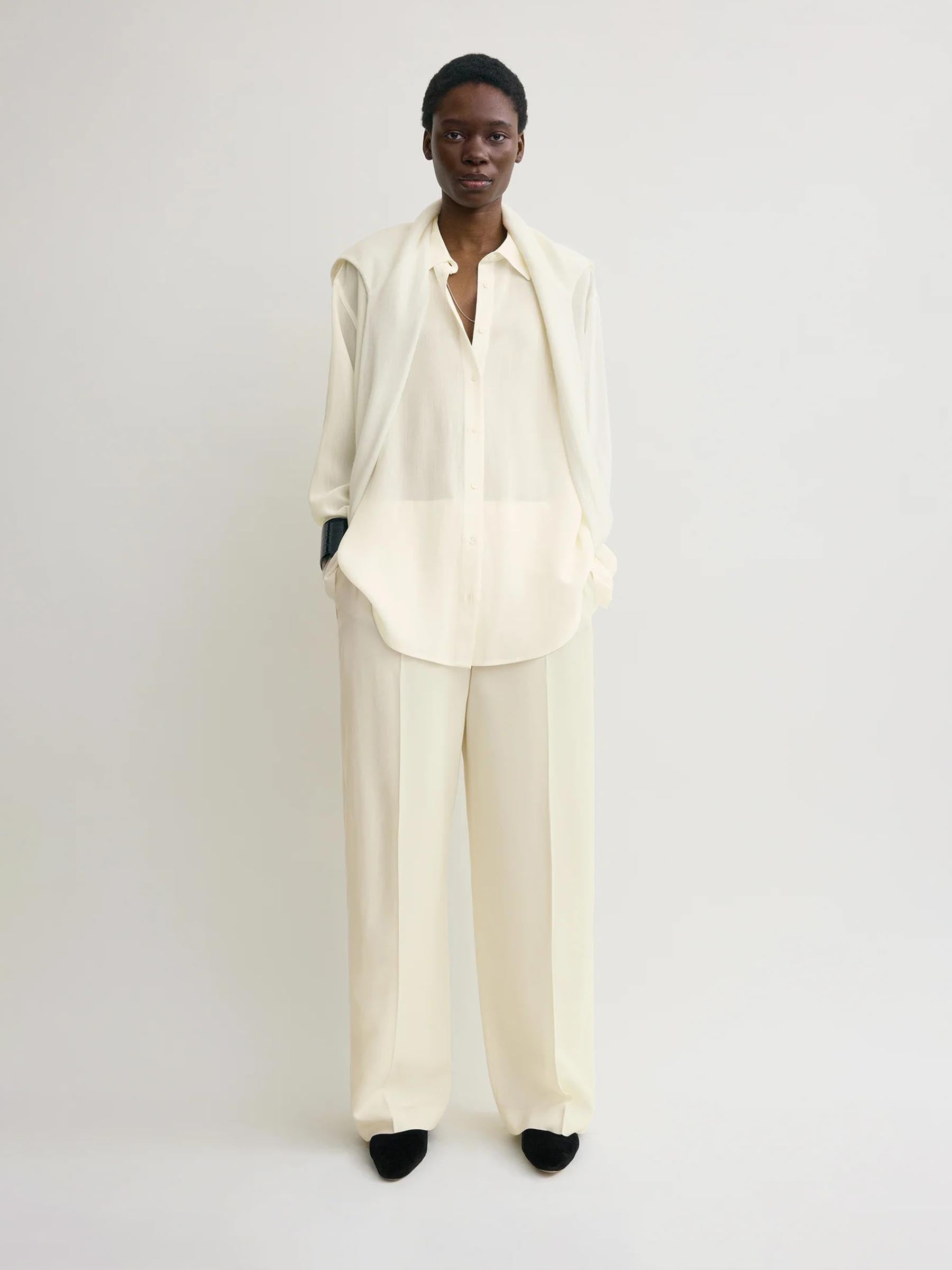 Outlet online TOTEME Mujer Camisa Clásica Crepe color Blanco sku 701-002327 01 - Foto 2
