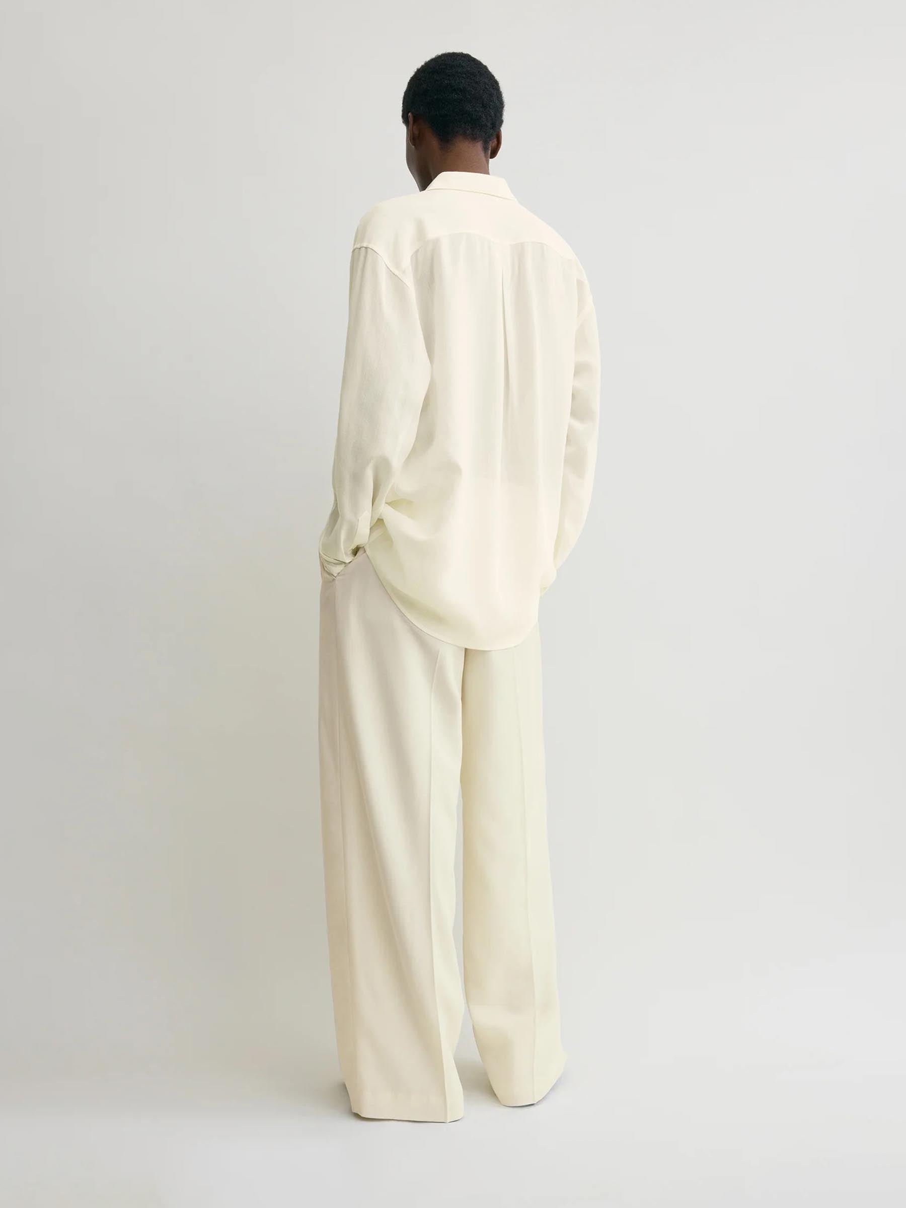 Outlet online TOTEME Mujer Camisa Clásica Crepe color Blanco sku 701-002327 01 - Foto 3