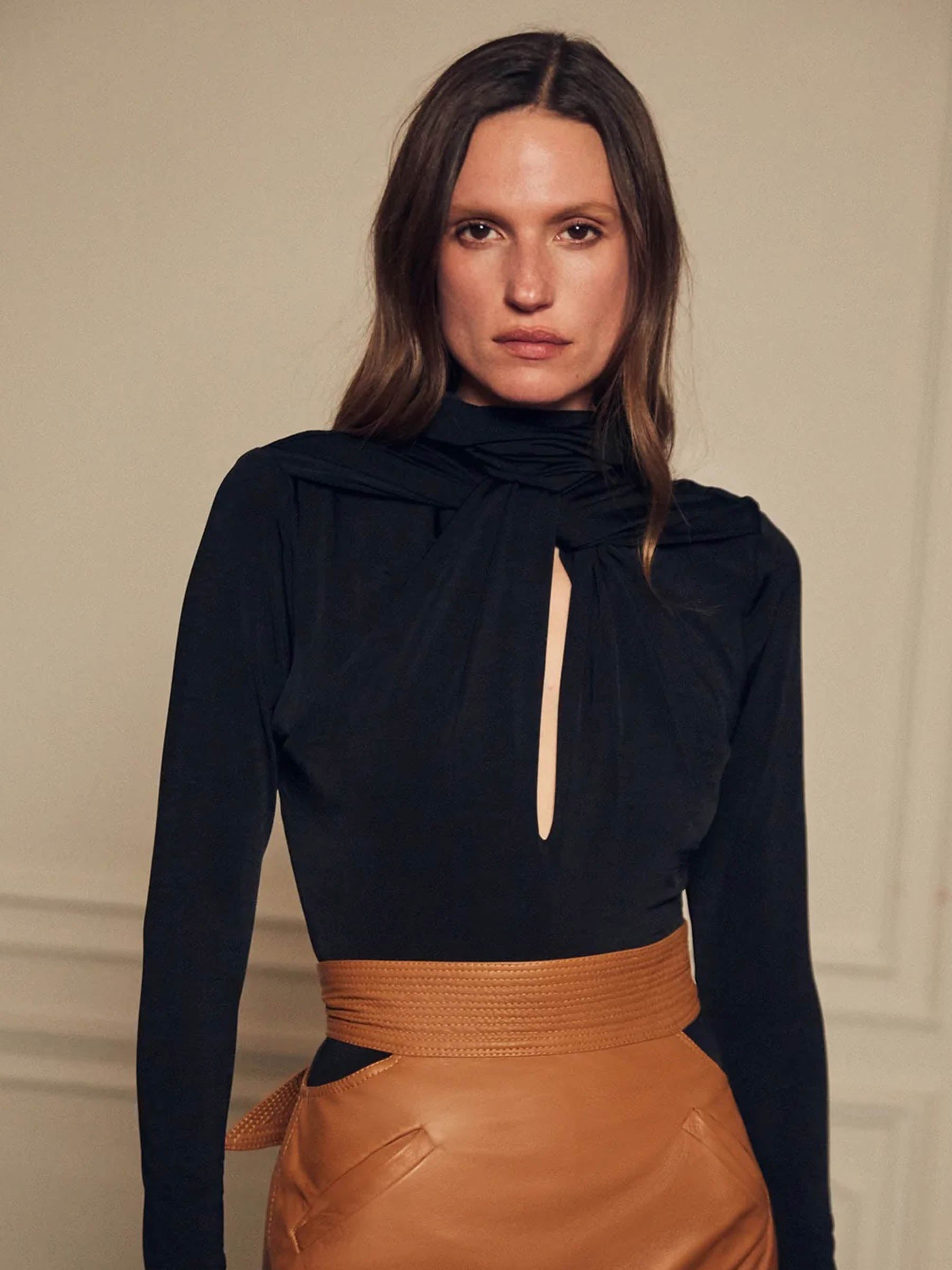 Outlet online Johanna Ortiz Mujer Body Earthy Life color Negro sku 703-001873 01 - Foto 3
