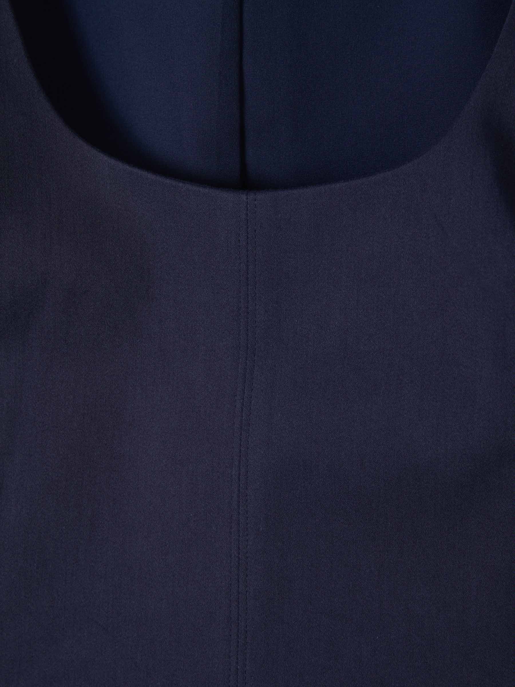 Outlet online Simkhai Mujer Top Manga Corta color Azul Noche sku 703-002068 01 - Foto 3