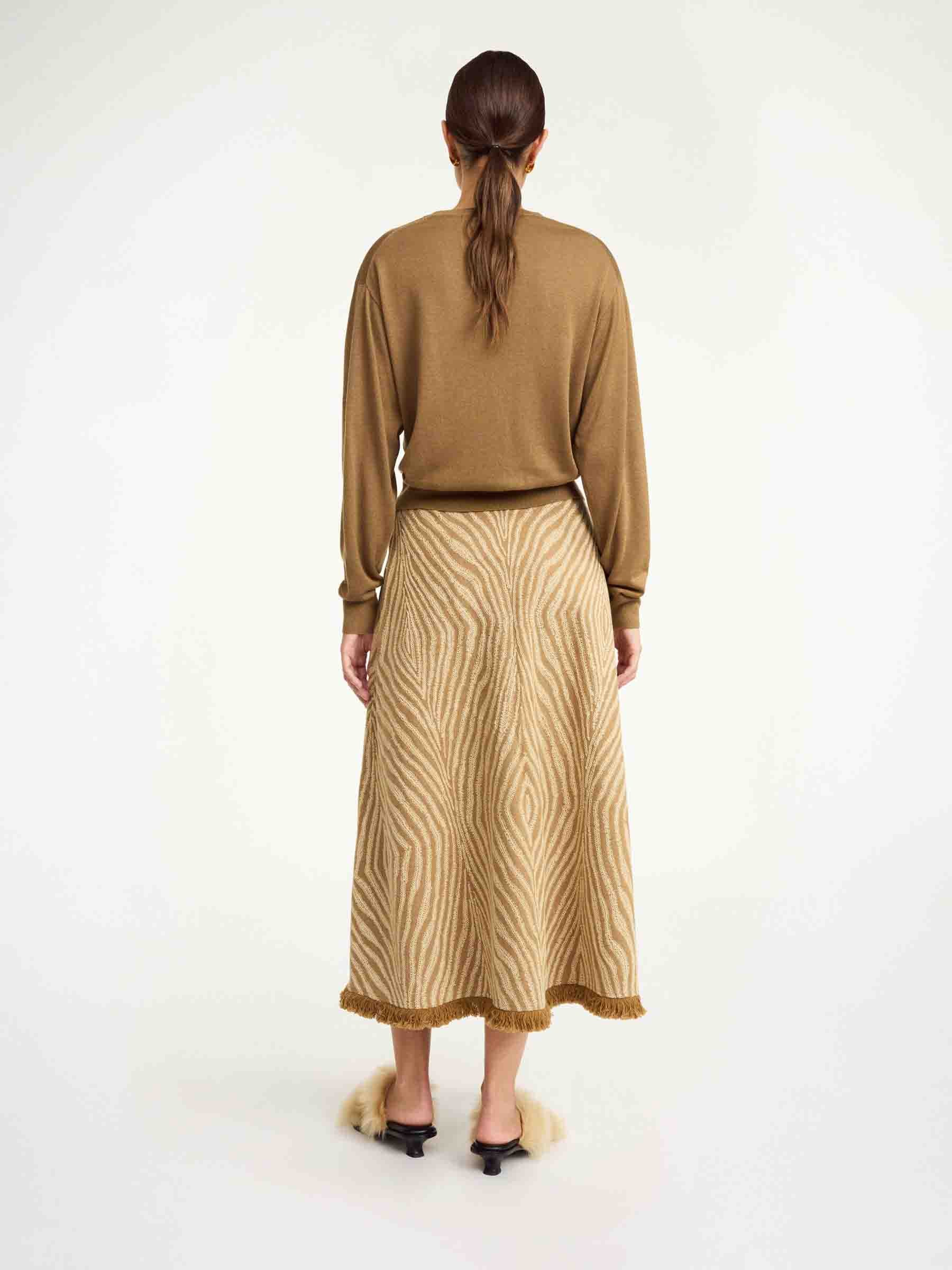 Outlet online By Malene Birger Mujer Jersey Lana Mantea color Camel sku 711-003276 02 - Foto 2