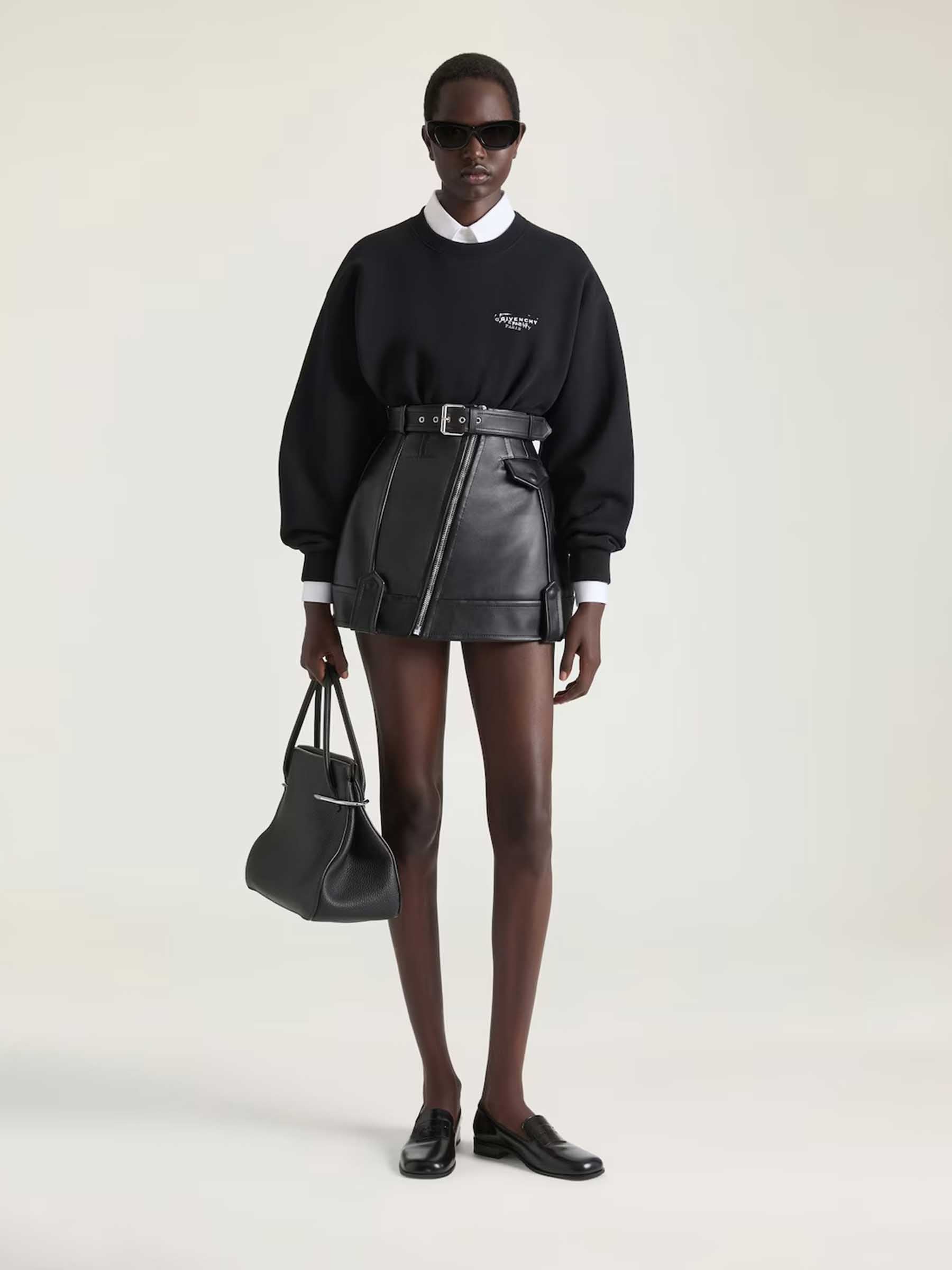 Outlet online Givenchy Mujer Sudadera Cuello Redondo color Negro sku 715-000224 01 - Foto 2