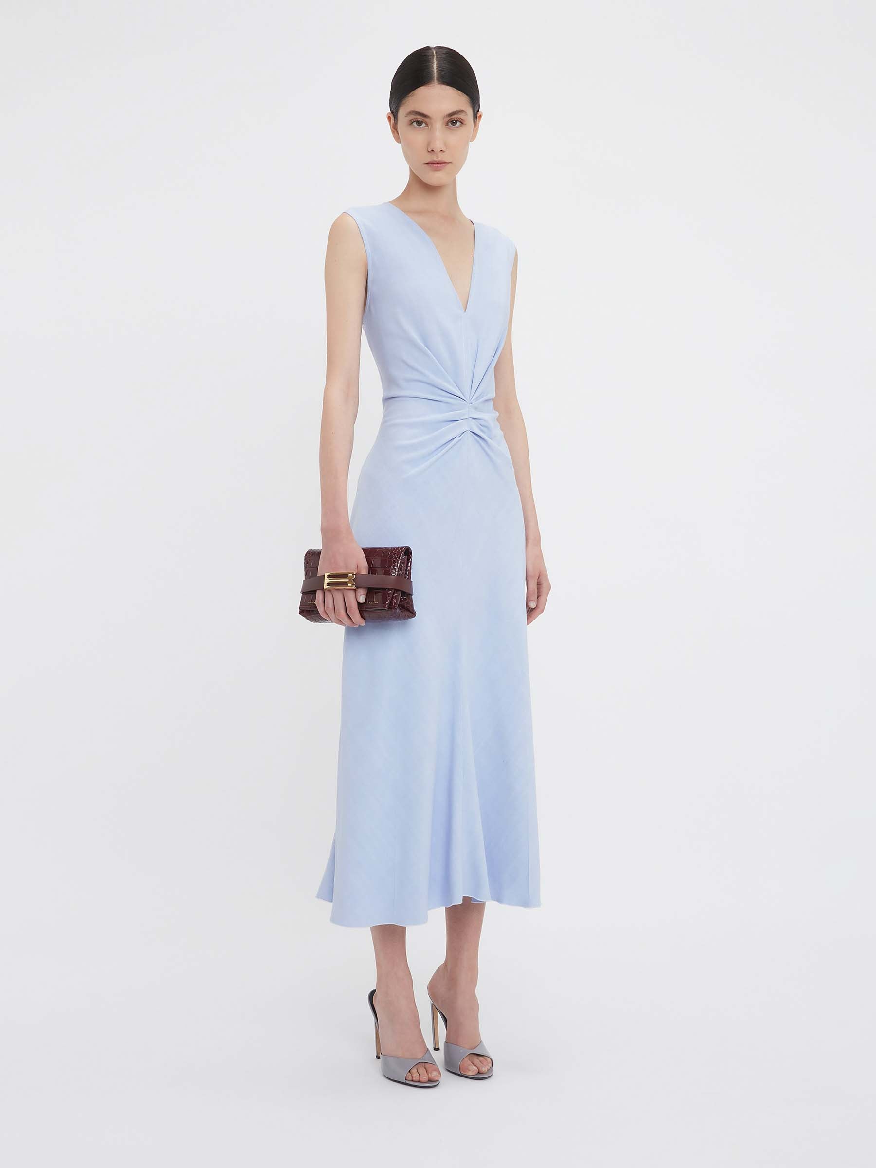 Outlet online Victoria Beckham Mujer Vestido Midi Fruncido color Azul Celeste sku 721-000370 01 - Foto 2
