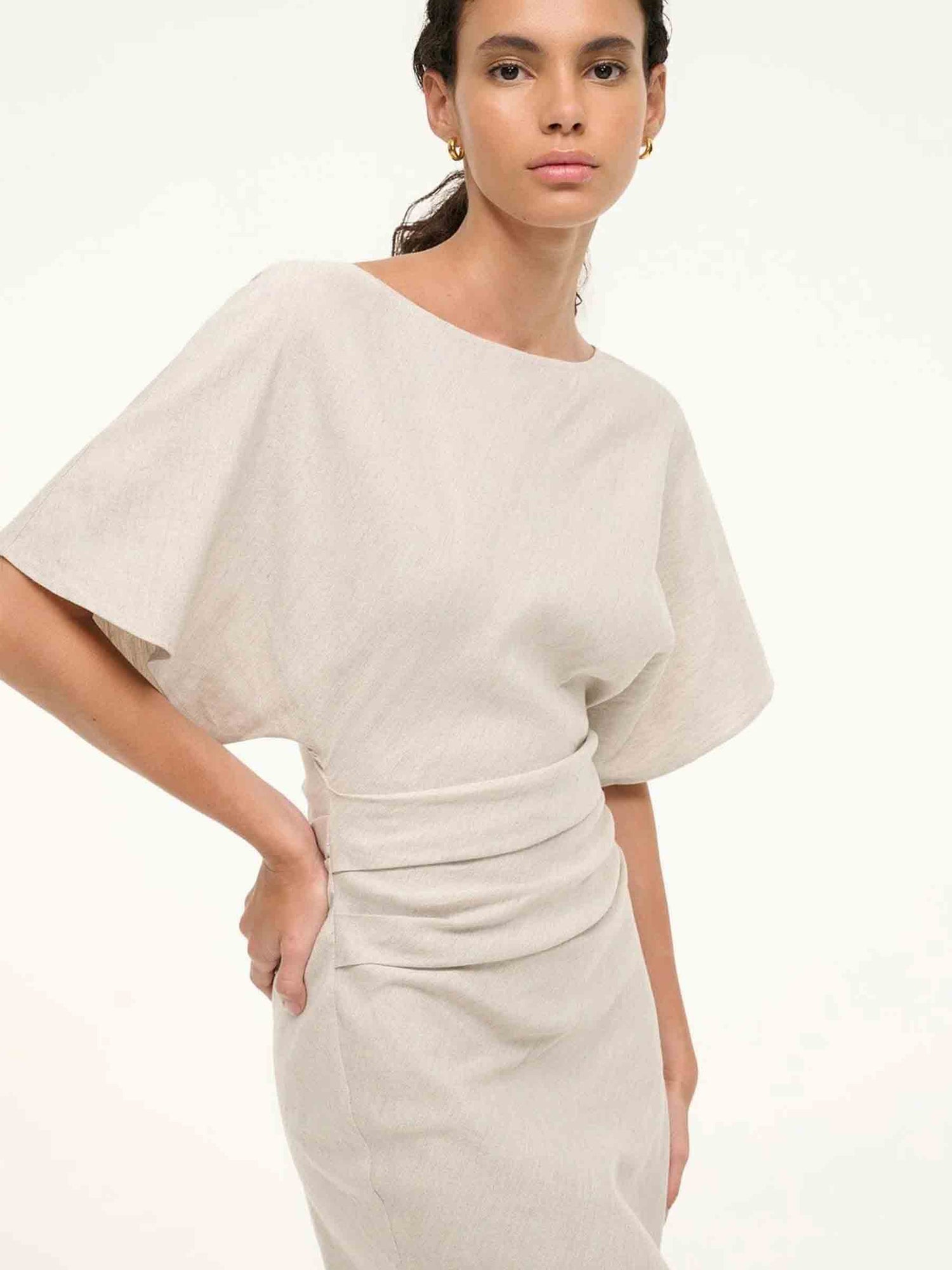 Staud Mujer Barcelona Vestido Midi Amelie color Taupe sku 721-000450 01 - Foto 4