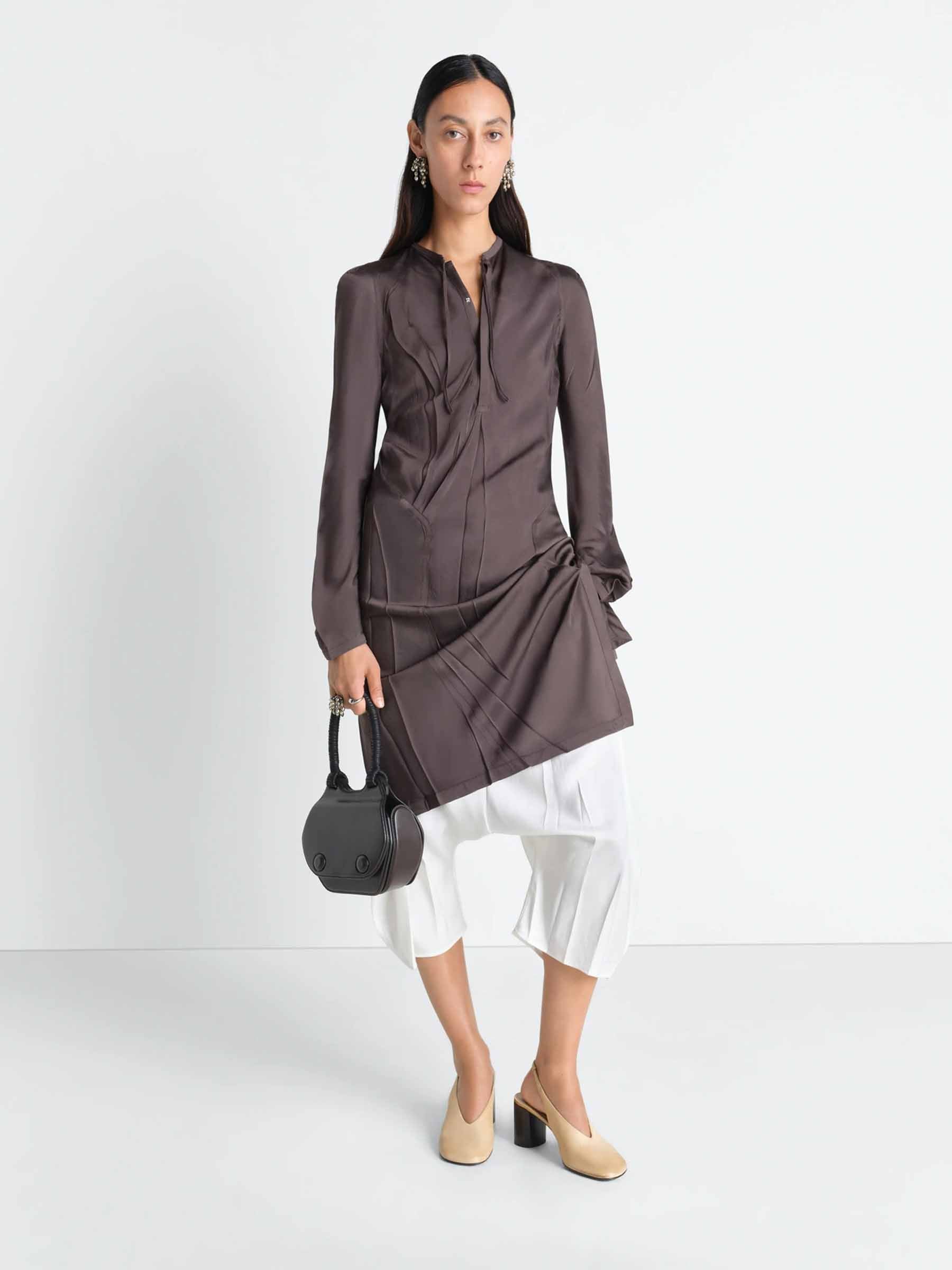 Outlet online Lemaire Mujer Vestido Midi Pliegues color Marrón Oscuro sku 731-006150 01 - Foto 2