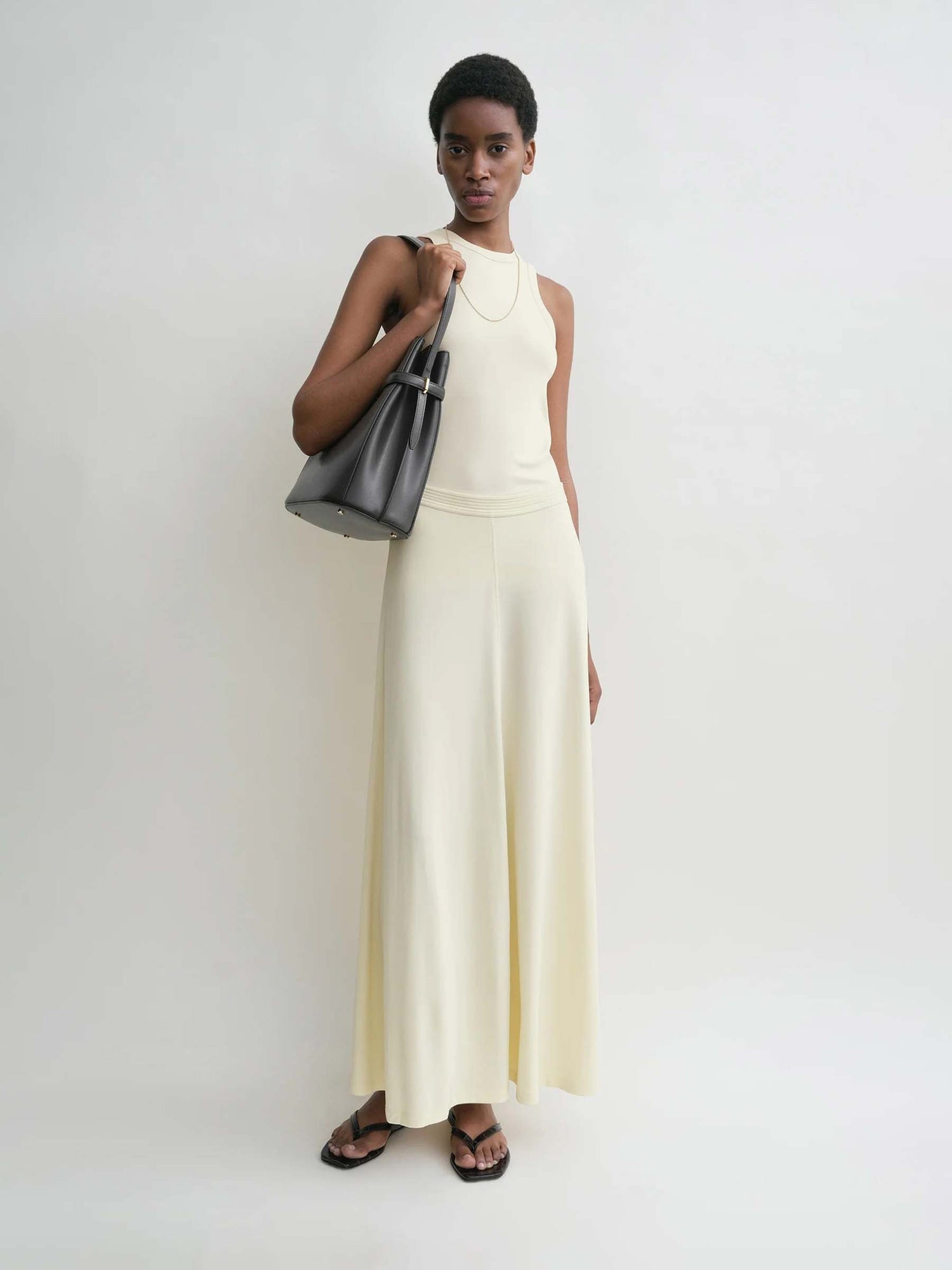 TOTEME Mujer Barcelona Falda Midi Punto color Marfil sku 750-001613 01 - Foto 2