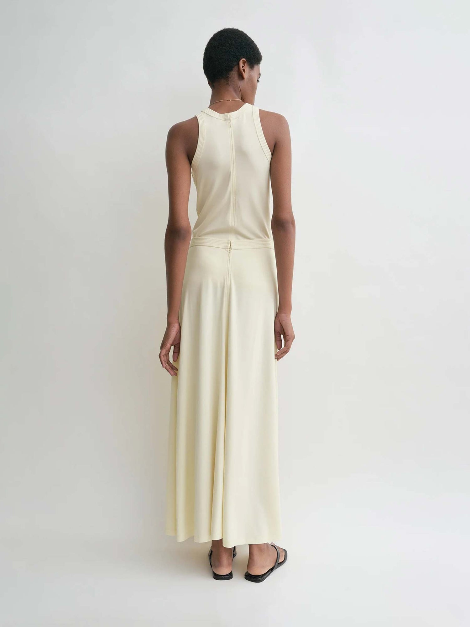 TOTEME Mujer Barcelona Falda Midi Punto color Marfil sku 750-001613 01 - Foto 4