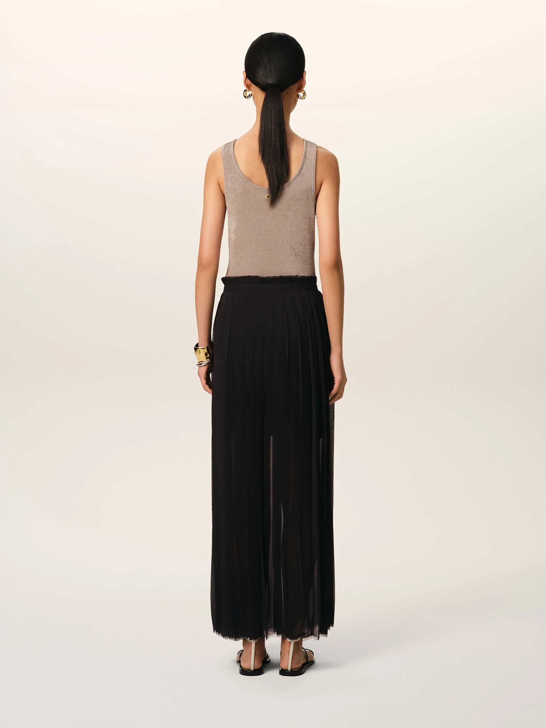 Ami Paris Mujer Barcelona Falda Maxi Plisada color Negro sku 750-001632 01 - Foto 3