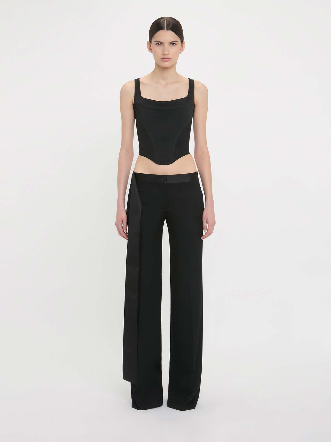 Outlet online Victoria Beckham Mujer Pantalones Satén Lazo color Negro sku 761-003685 01 - Foto 2