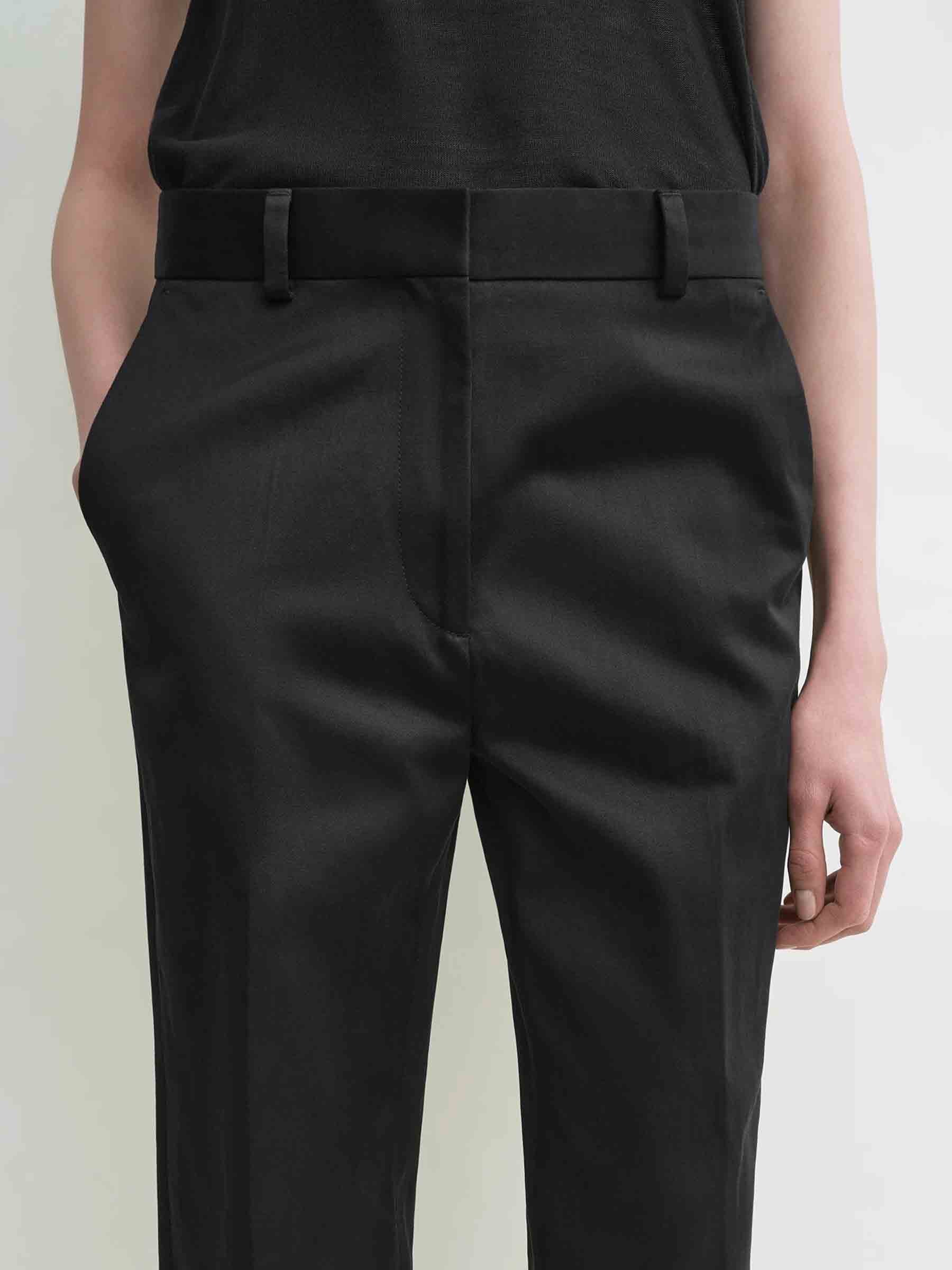 Outlet online TOTEME Mujer Pantalones rectos color Negro sku 761-003869 01 - Foto 5