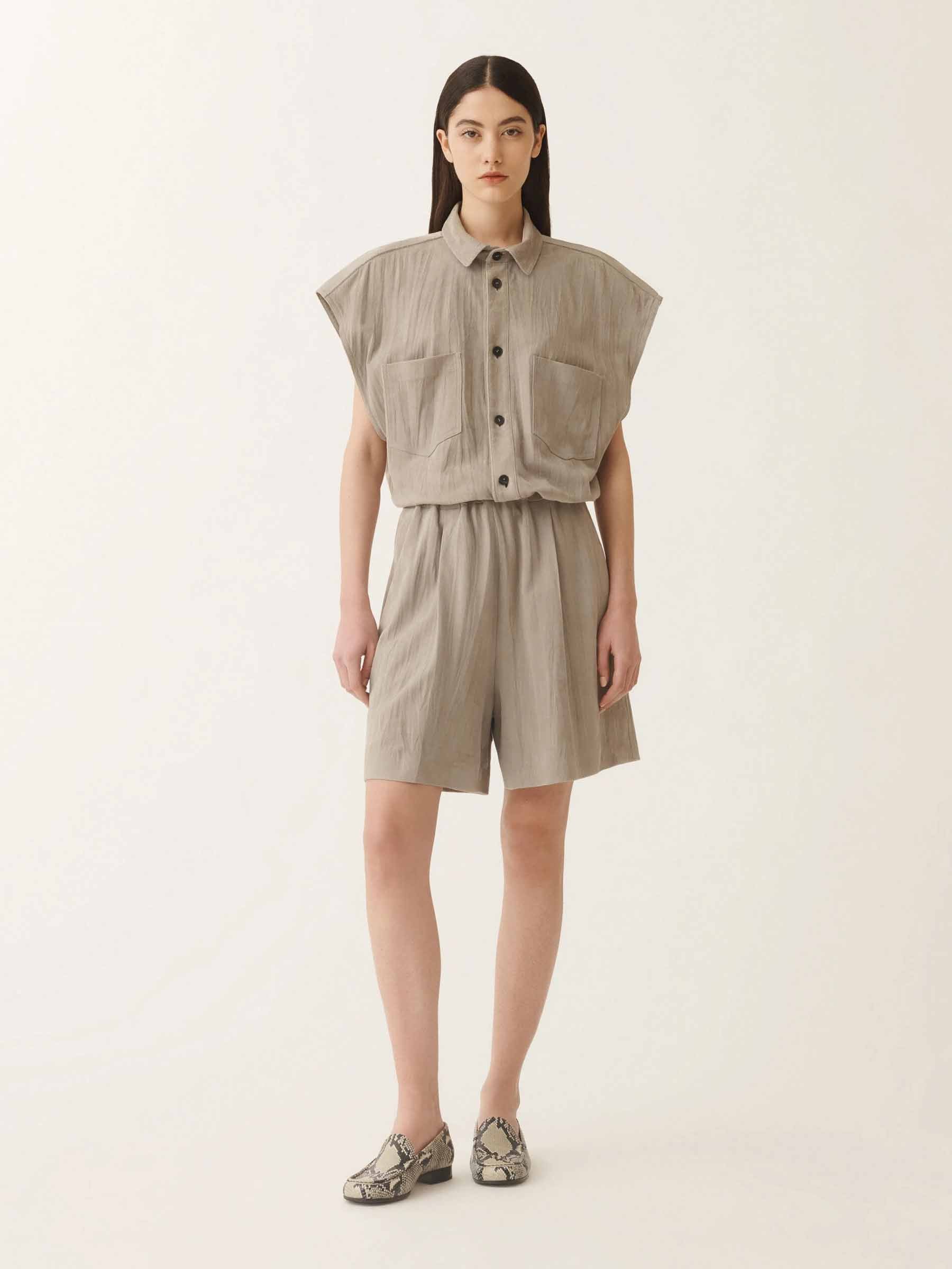 Outlet online Fabiana Filippi Mujer Chaleco Ante Bolsillos color Taupe sku 775-000207 01 - Foto 2