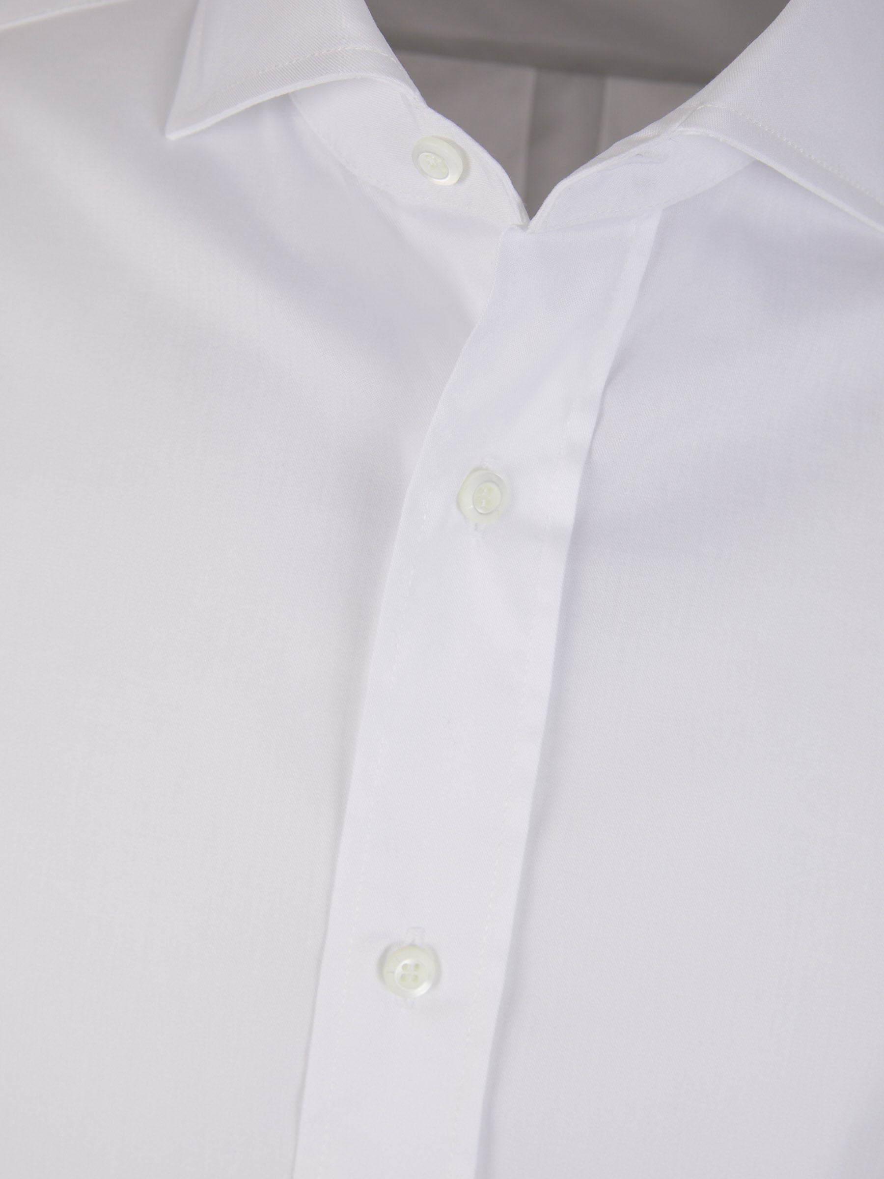 Outlet online Brunello Cucinelli Hombre Camisa Algodón Lisa color Blanco sku 531-006297 02 - Foto 4