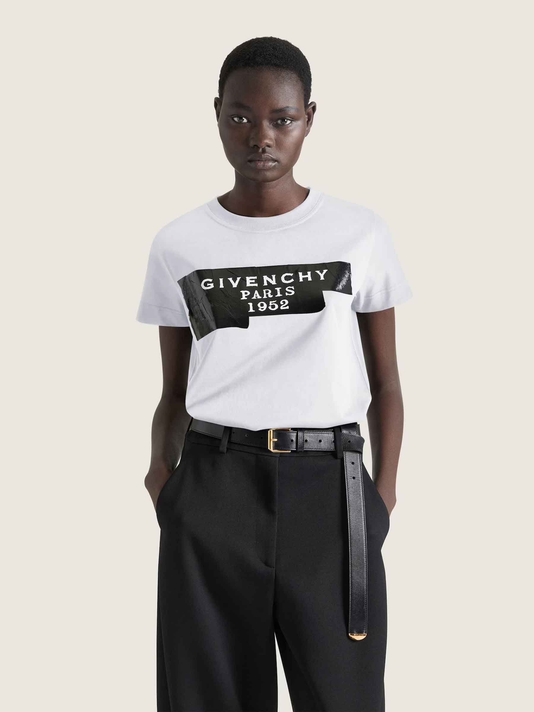 Outlet online Givenchy Mujer Camiseta Cuello Redondo color Blanco sku 782-001810 01 - Foto 2