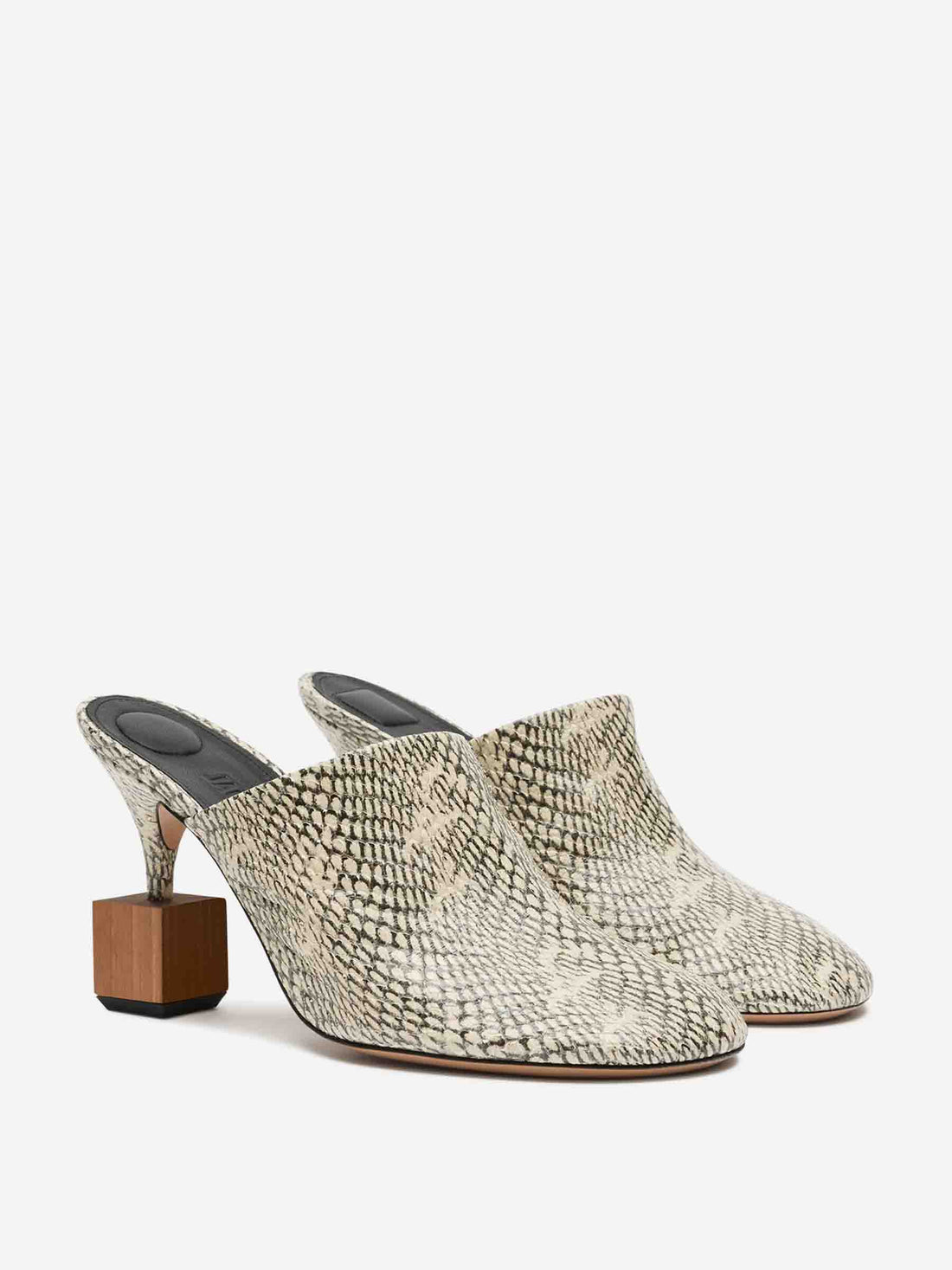 Jacquemus Mujer Barcelona Mules Tacón Bisou color Serpiente sku 800-005479 00 - Foto 2