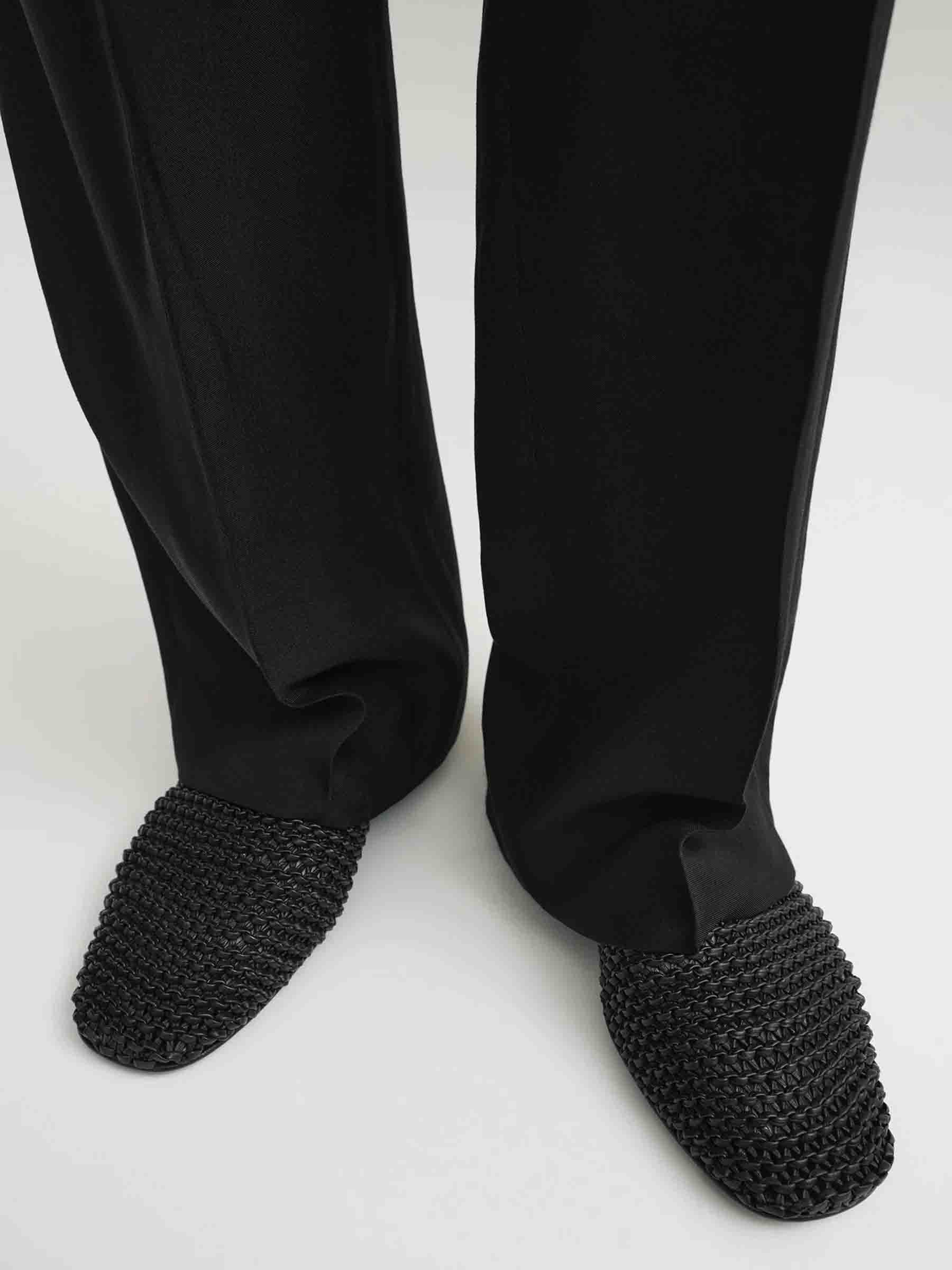 Outlet online TOTEME Mujer Bailarinas Piel Tejida color Negro sku 800-005503 01 - Foto 2