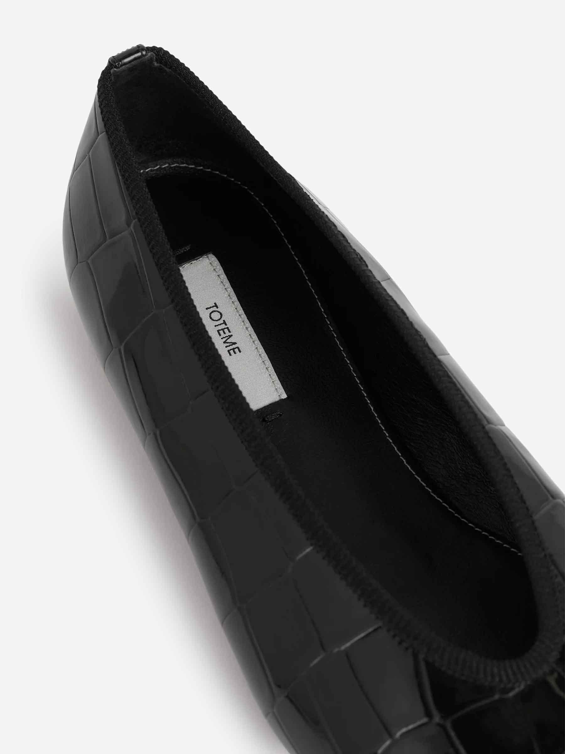 Outlet online TOTEME Mujer Bailarinas Minimalist Cocodrilo color Negro sku 802-000004 01 - Foto 4