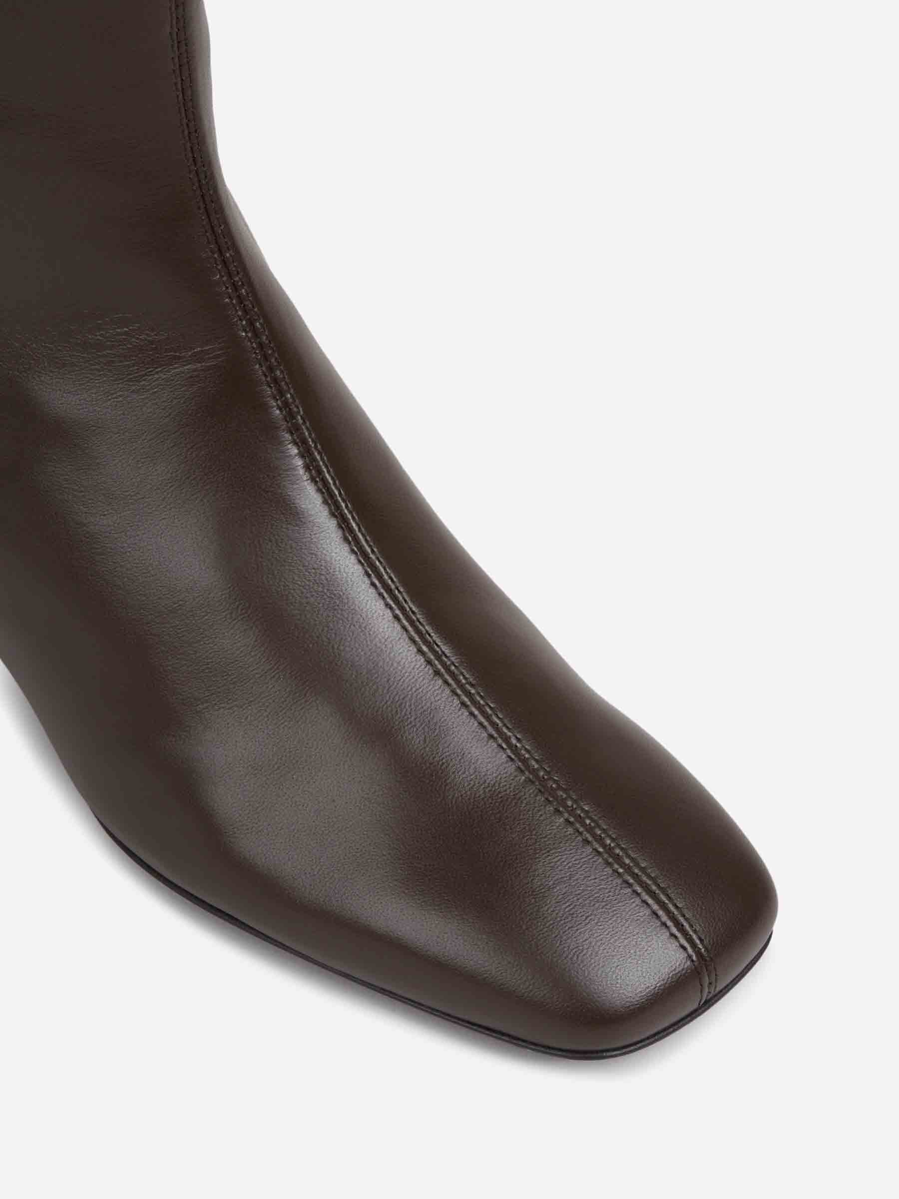 Outlet online TOTEME Mujer Botines Napa color Marrón Oscuro sku 805-000831 01 - Foto 5