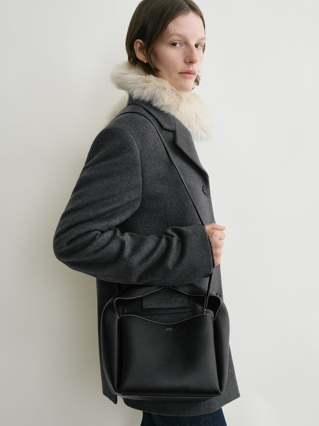 TOTEME Mujer Barcelona Bolso Bandolera Granulado color Camel sku 810-007984 02 - Foto 2