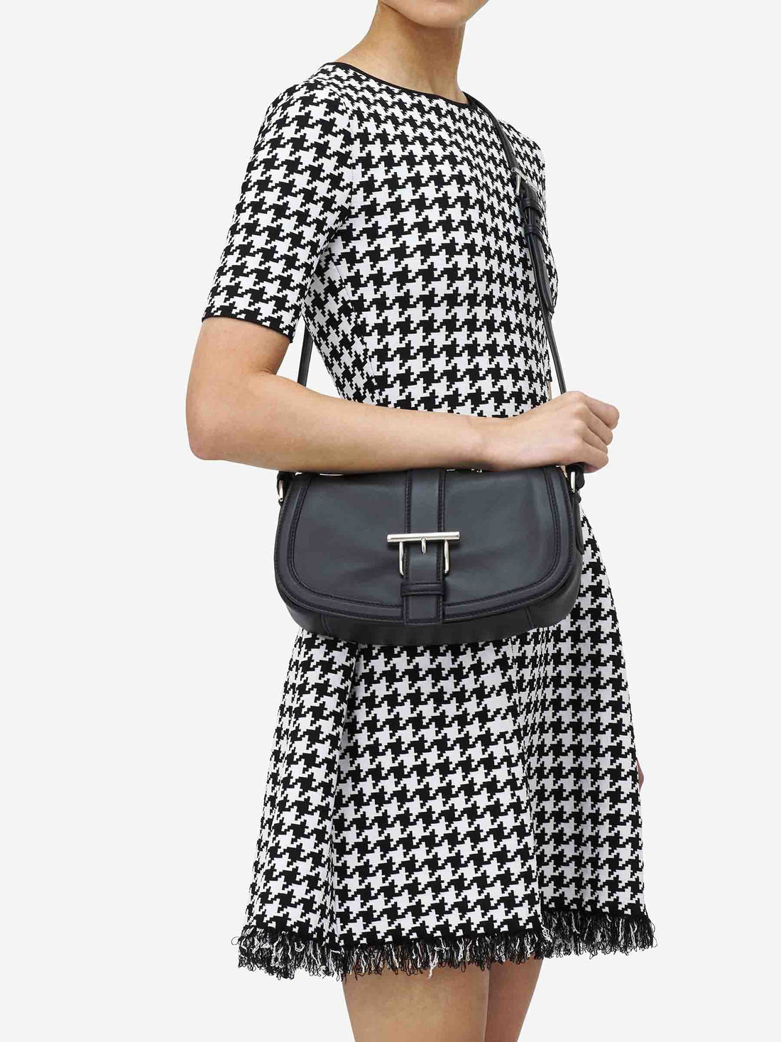 Outlet online Alexander McQueen Mujer Bolso Hombro Cuero color Negro sku 810-008187 01 - Foto 2