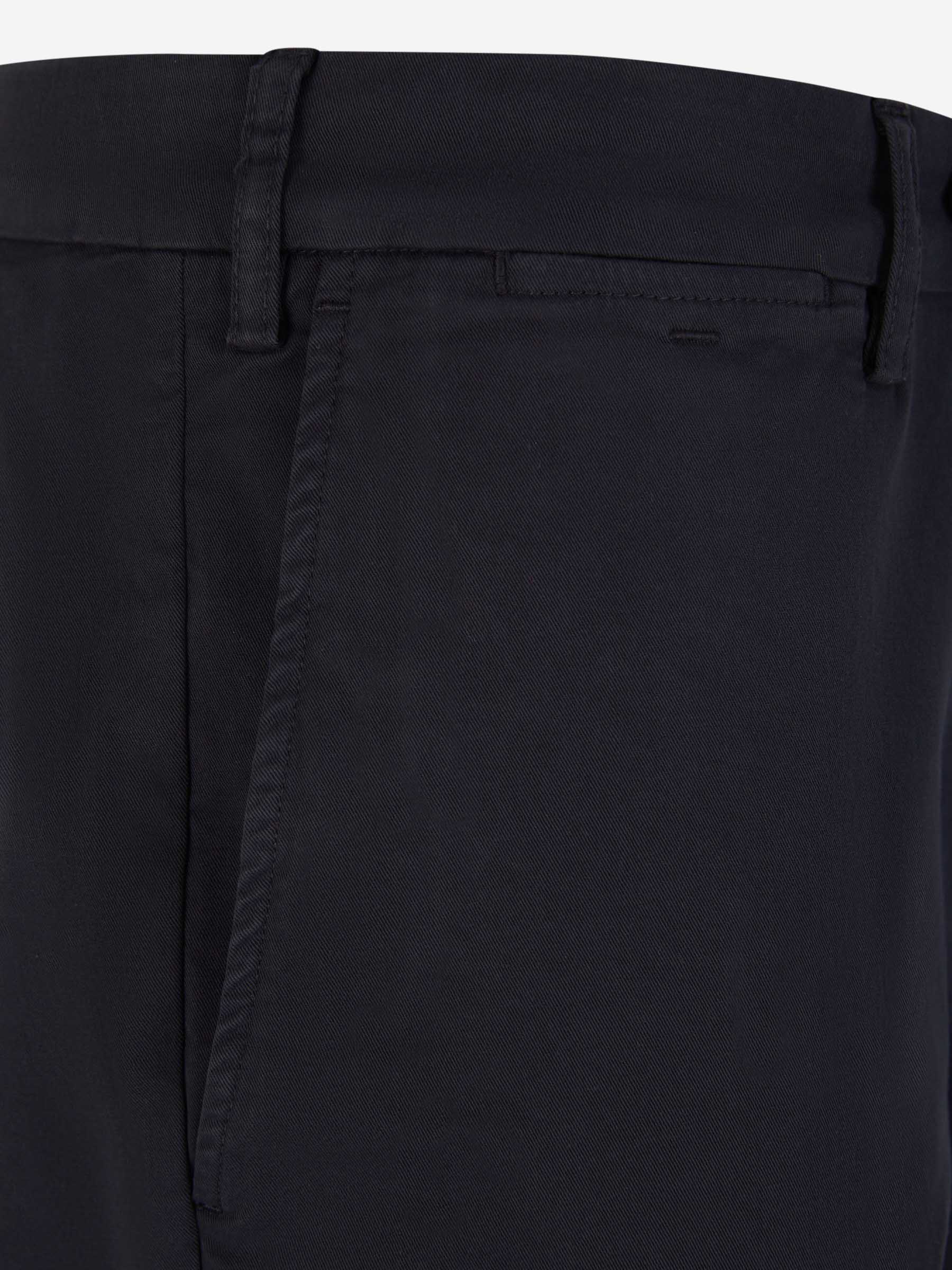 Outlet online Canali Hombre Pantalones Chinos Algodón color Azul Noche sku 521-003017 05 - Foto 3