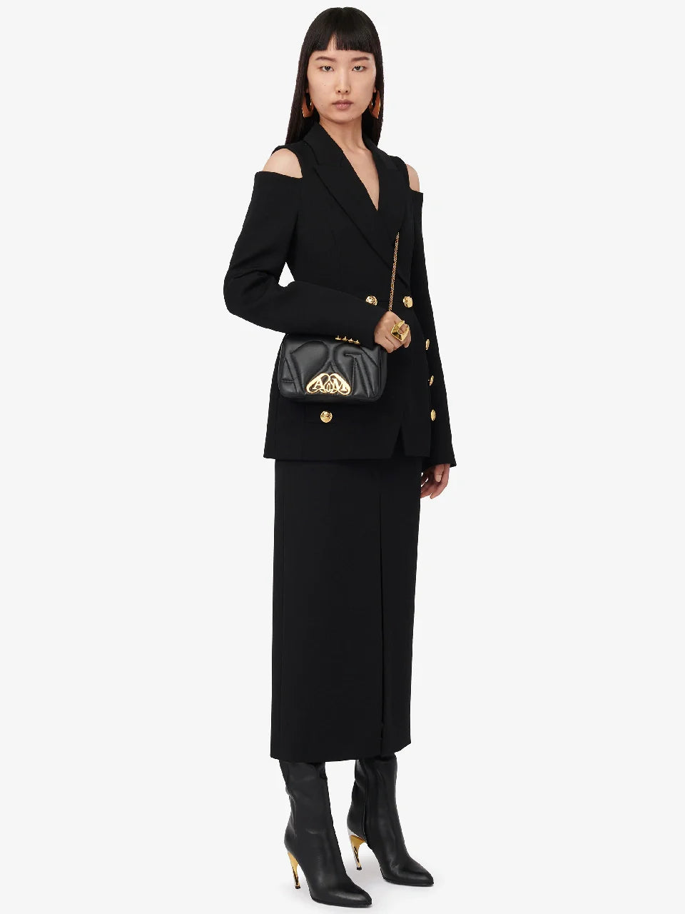 Outlet online McQueen Mujer Bolso Bandolera Seal Mini color Negro sku 810-007357 01 - Foto 1