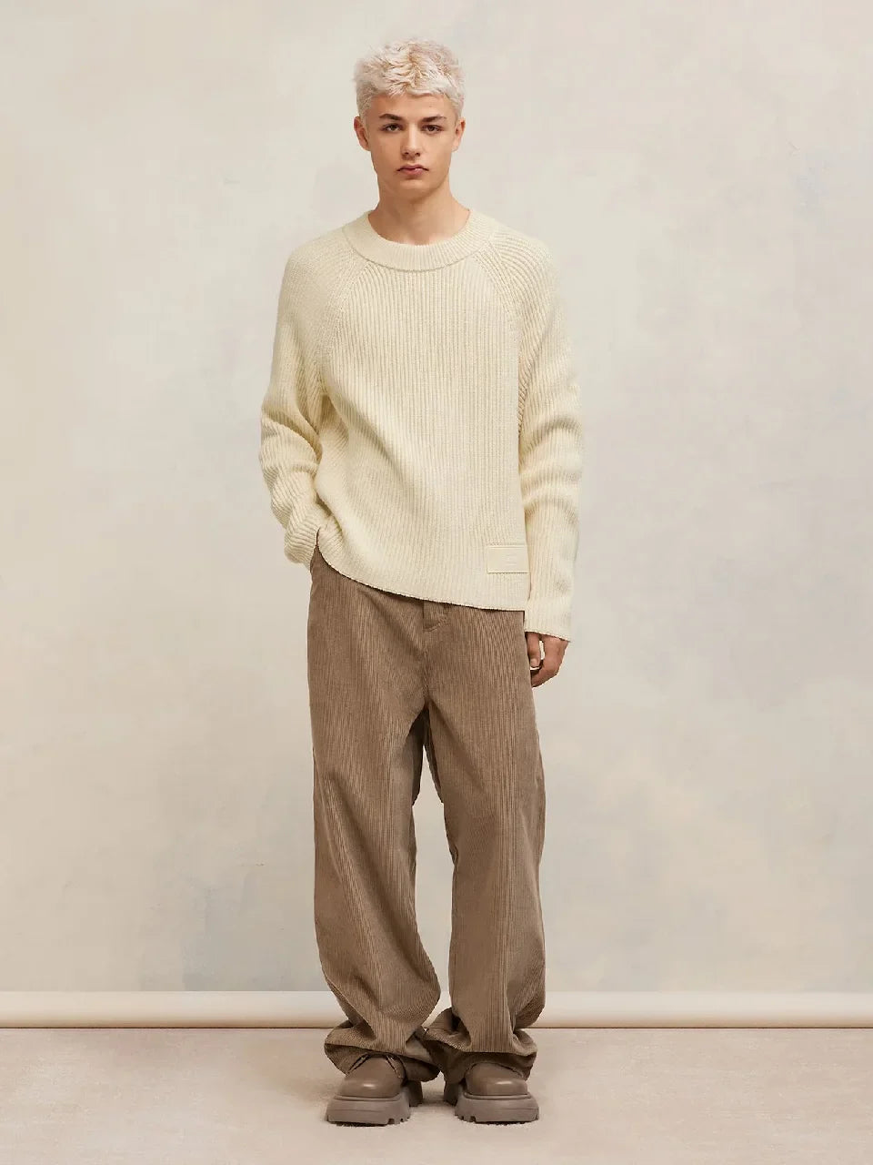 Outlet online Ami Paris Hombre Jersey Punto Trenzado color Crema sku 542-002261 01 - Foto 2