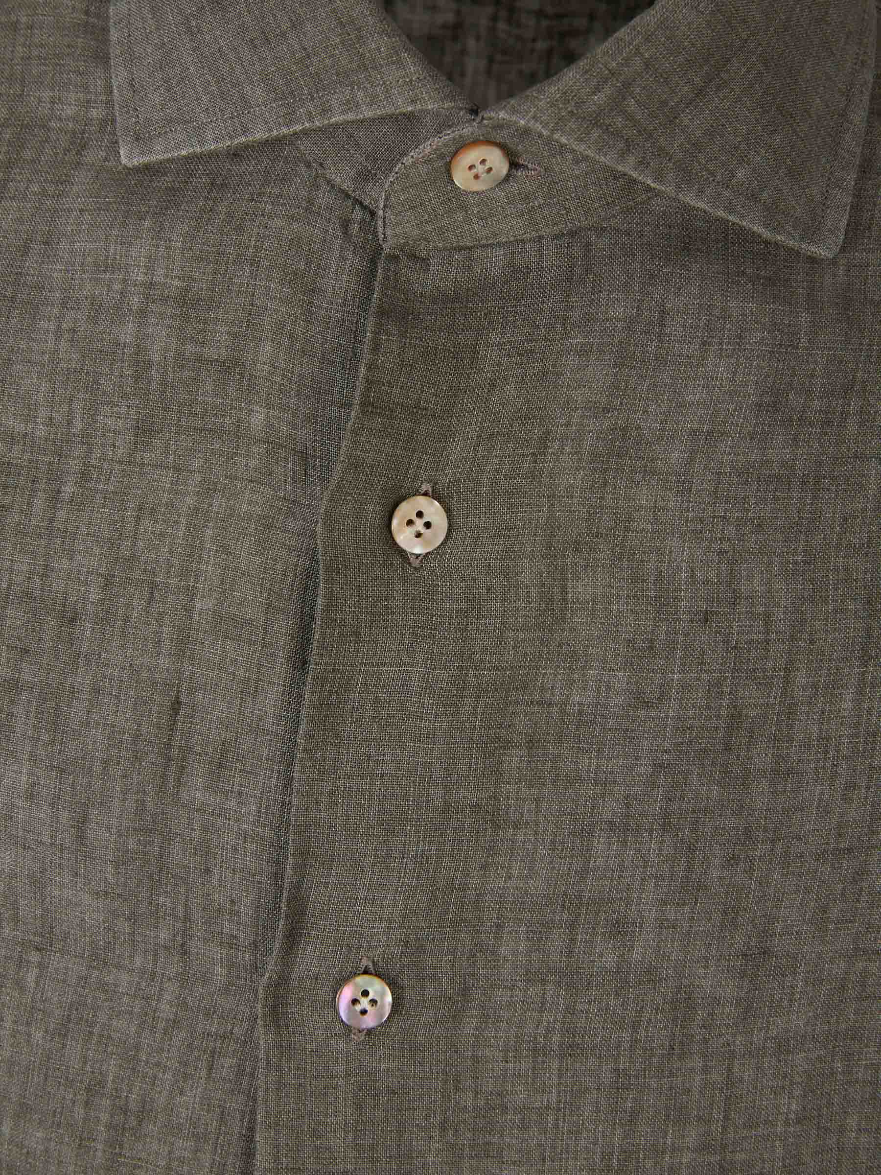 Outlet online Santa Eulalia Hombre Camisa Fluida Lino color Verde Militar sku 531-006248 02 - Foto 3