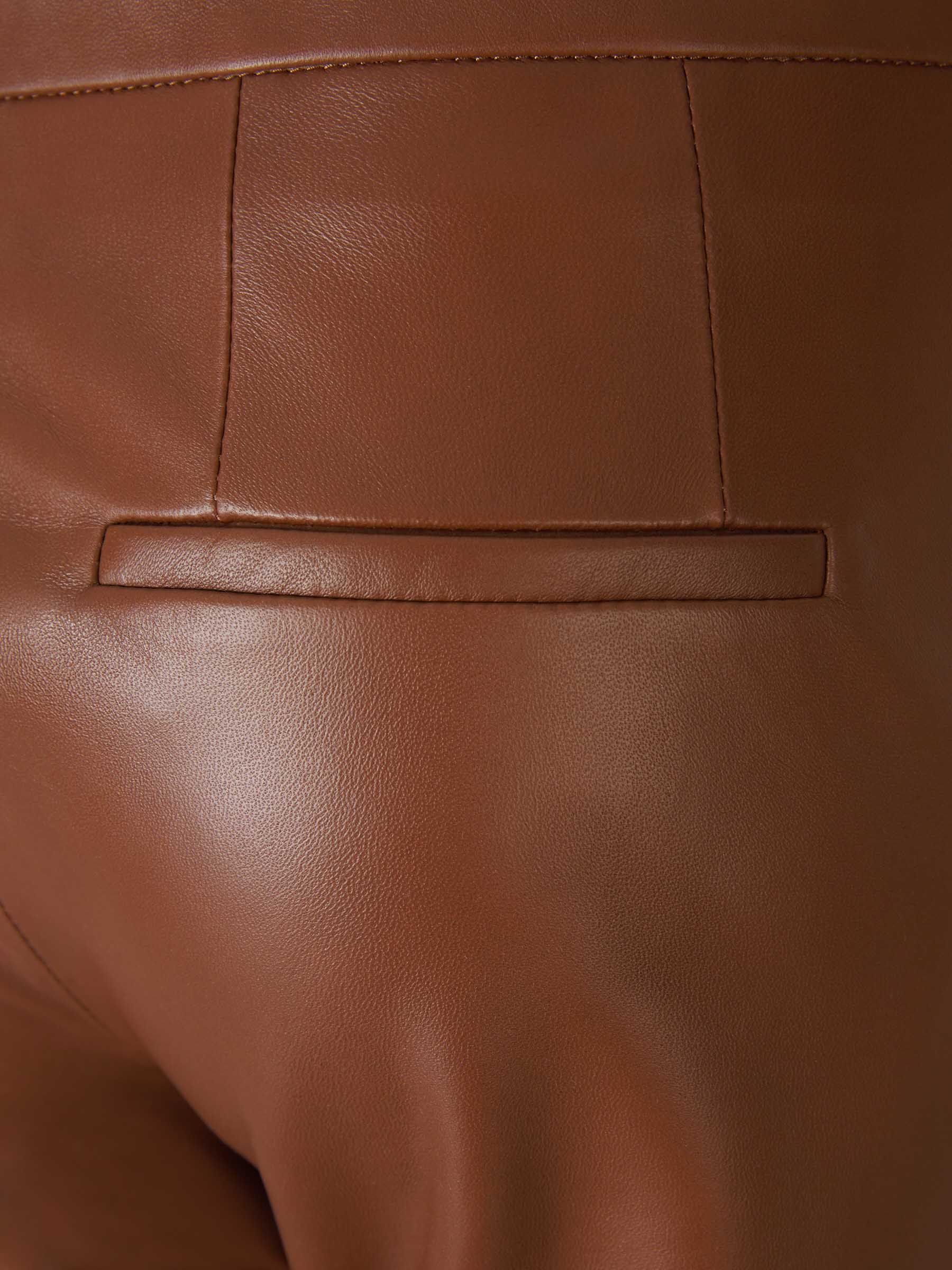 Outlet online Dorothee Schumacher Mujer Pantalones Piel Acampanados color Marrón sku 761-003494 01 - Foto 4