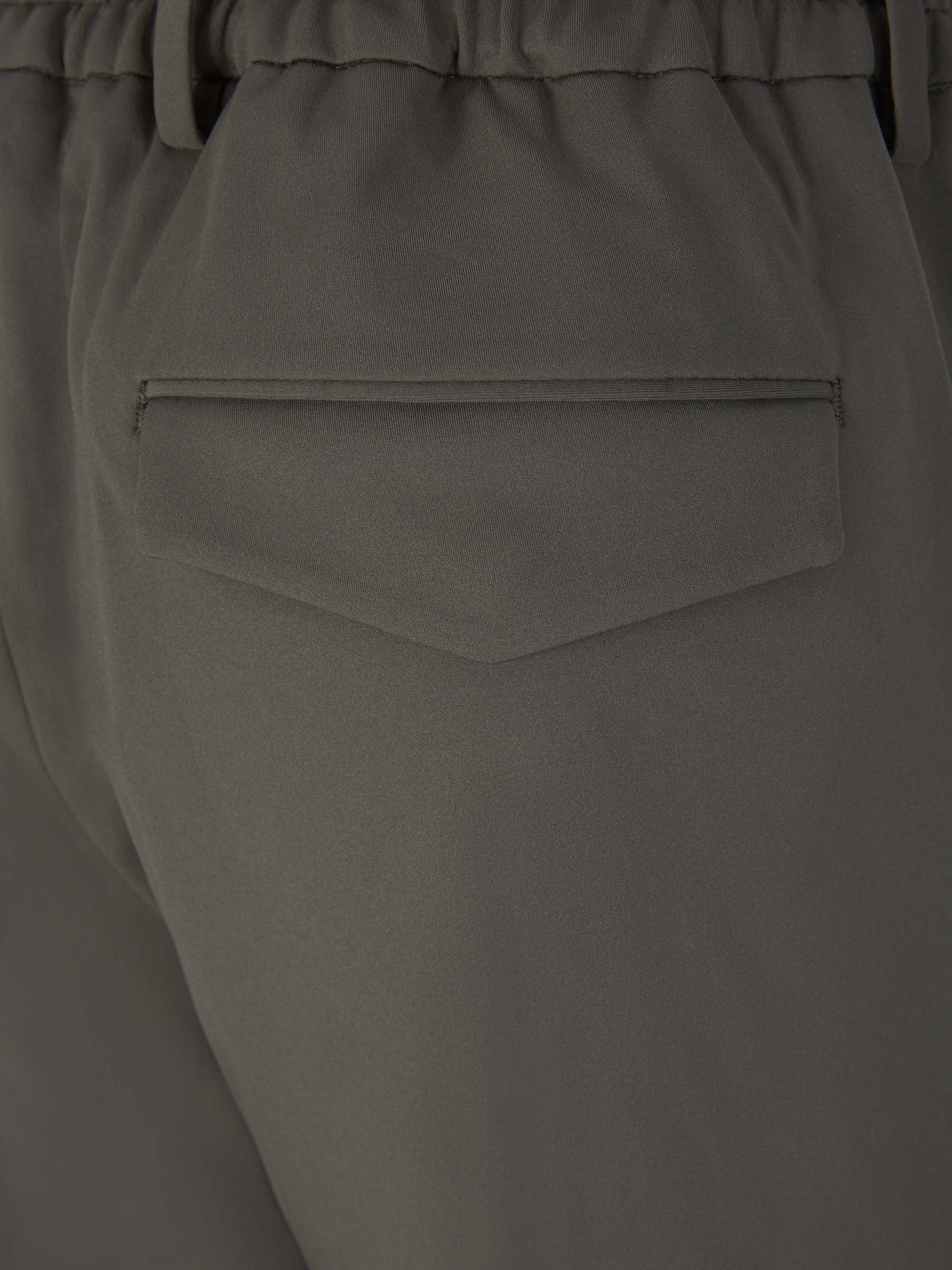 Outlet online Berwich Hombre Pantalones Cargo Técnicos color Verde Militar sku 521-003036 03 - Foto 5