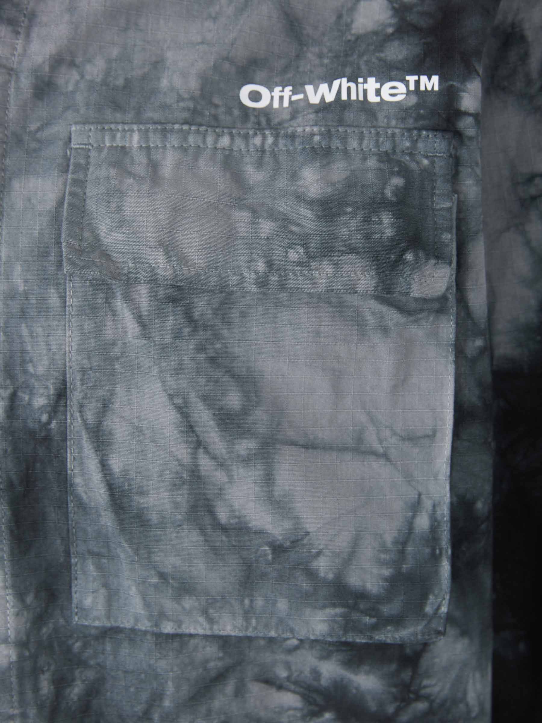 Off-White Chaqueta Camisera Arrow color Gris Claro sku 511-000575 00 - Foto 4