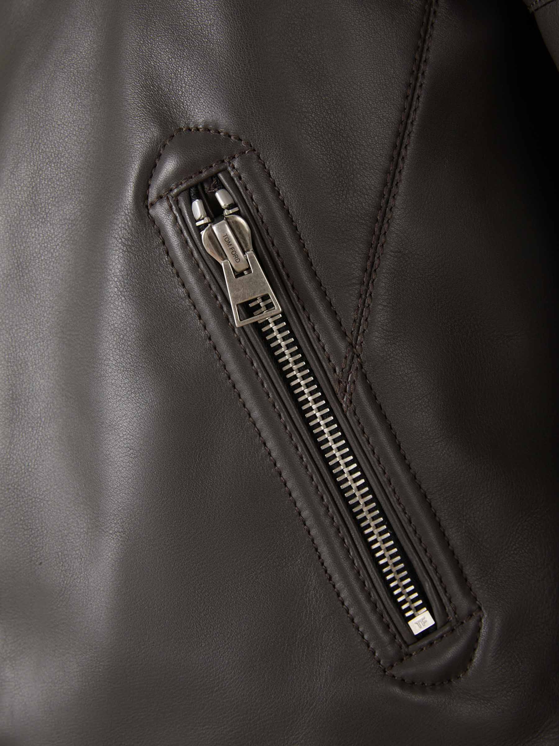 Tom Ford Cazadora Biker Piel color Marron Oscuro sku 511-000609 01 - Foto 4
